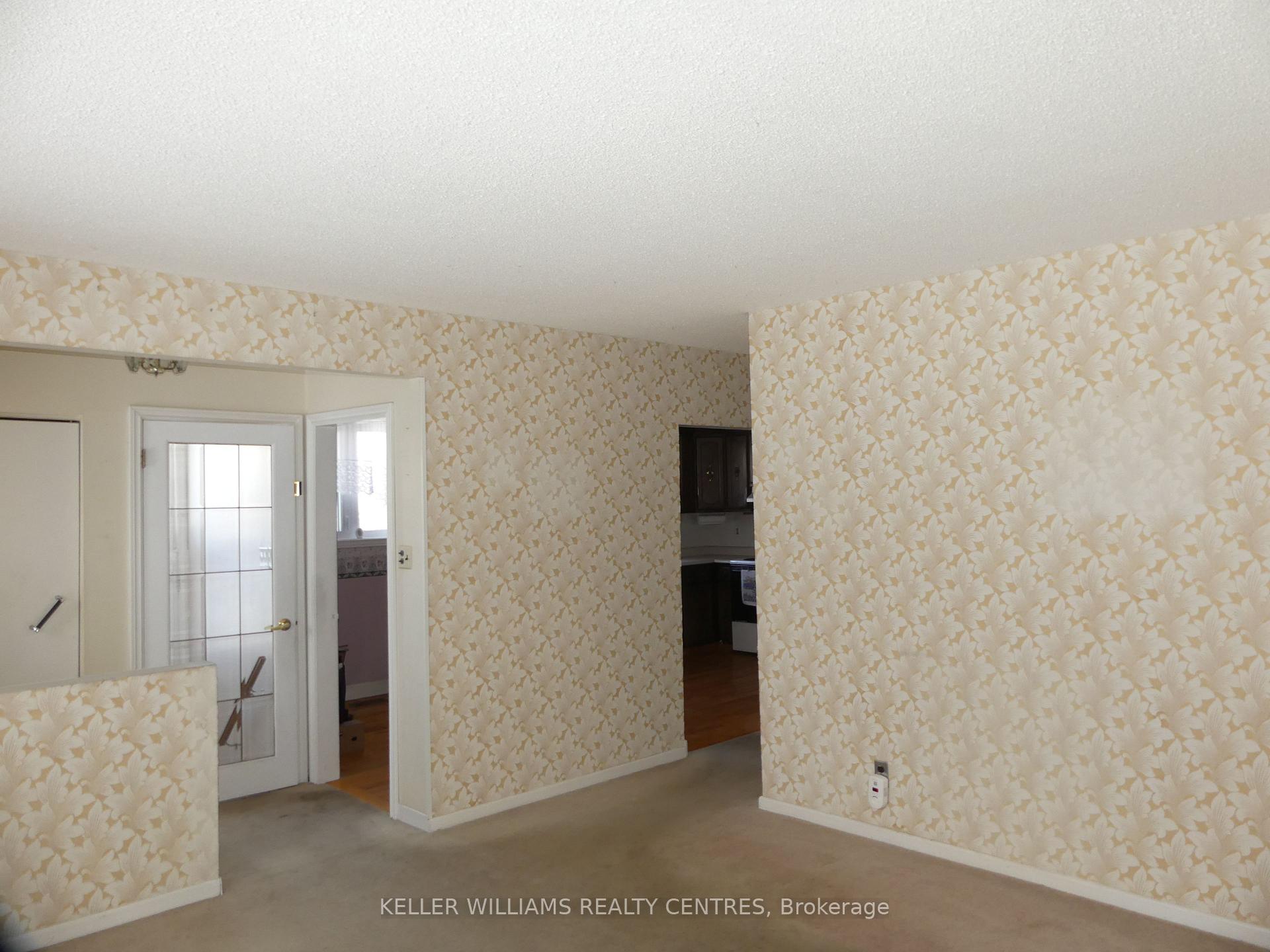 Photo 9 of 21 Child Drive, Aurora, Aurora Highlands — HOMEH