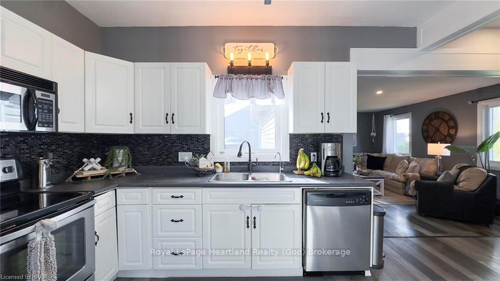 Photo 8 of 41581 Summerhill Road, Central Huron, Hullett — HOMEH