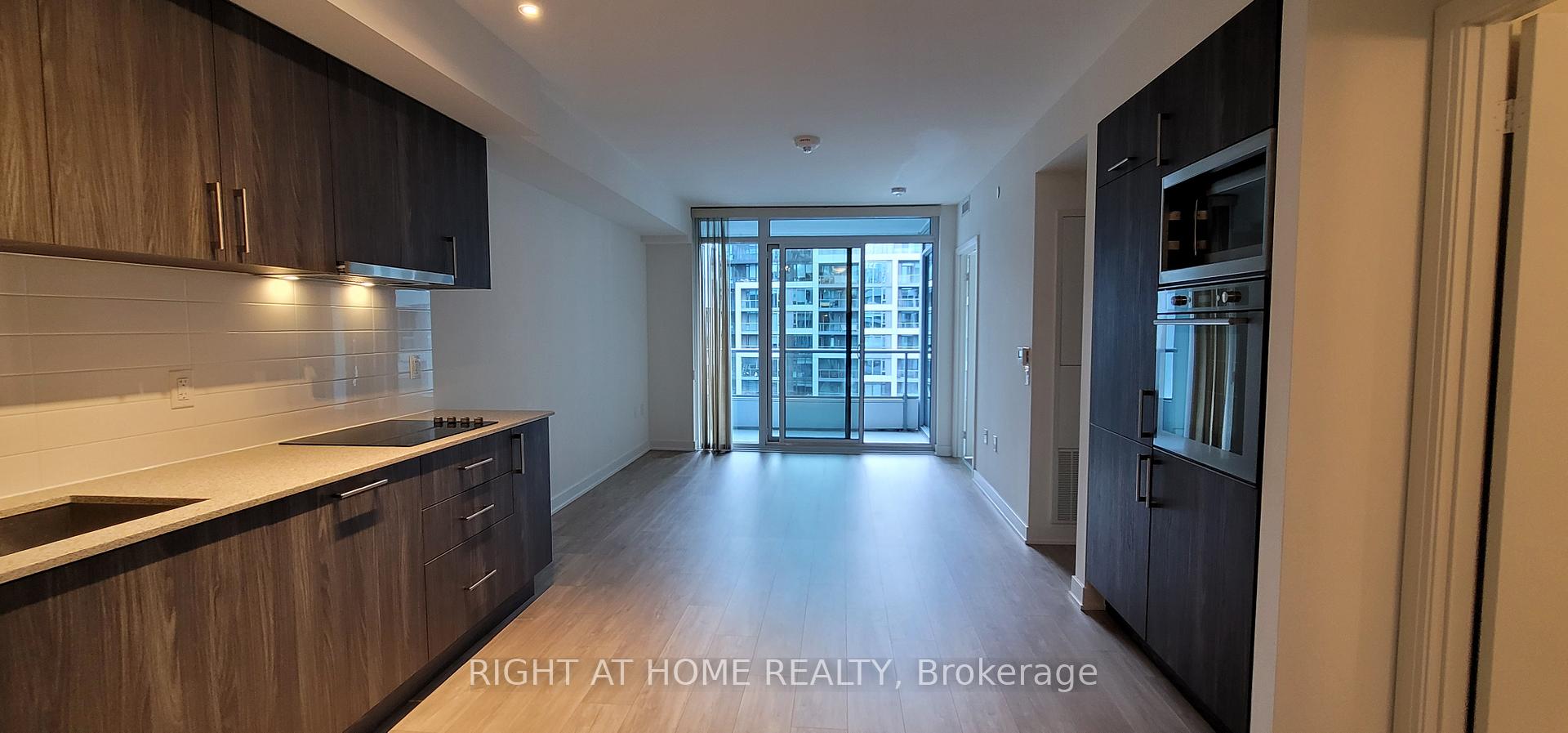 Photo 4 of Unit 614, 576 Front Street W, Toronto, Waterfront Communities — HOMEH