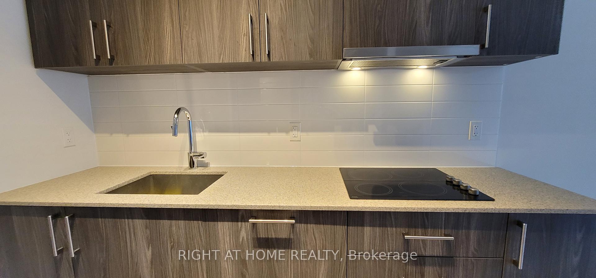 Photo 7 of Unit 614, 576 Front Street W, Toronto, Waterfront Communities — HOMEH