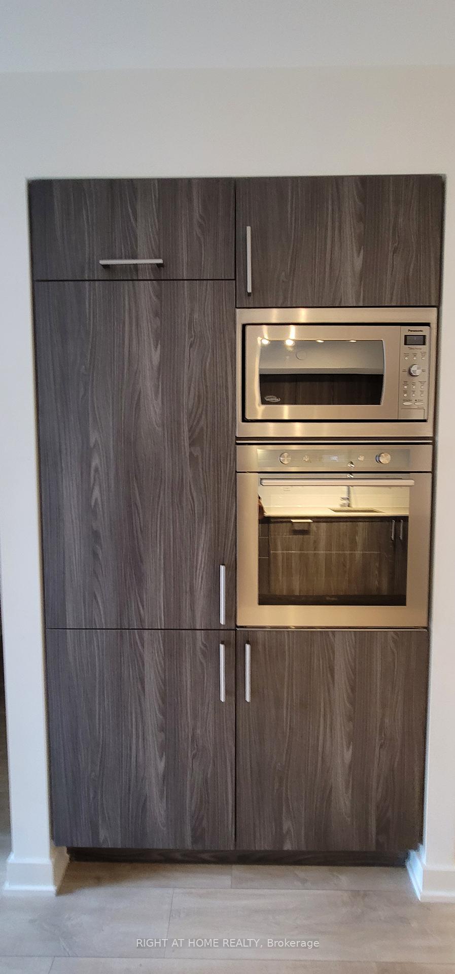 Photo 8 of Unit 614, 576 Front Street W, Toronto, Waterfront Communities — HOMEH