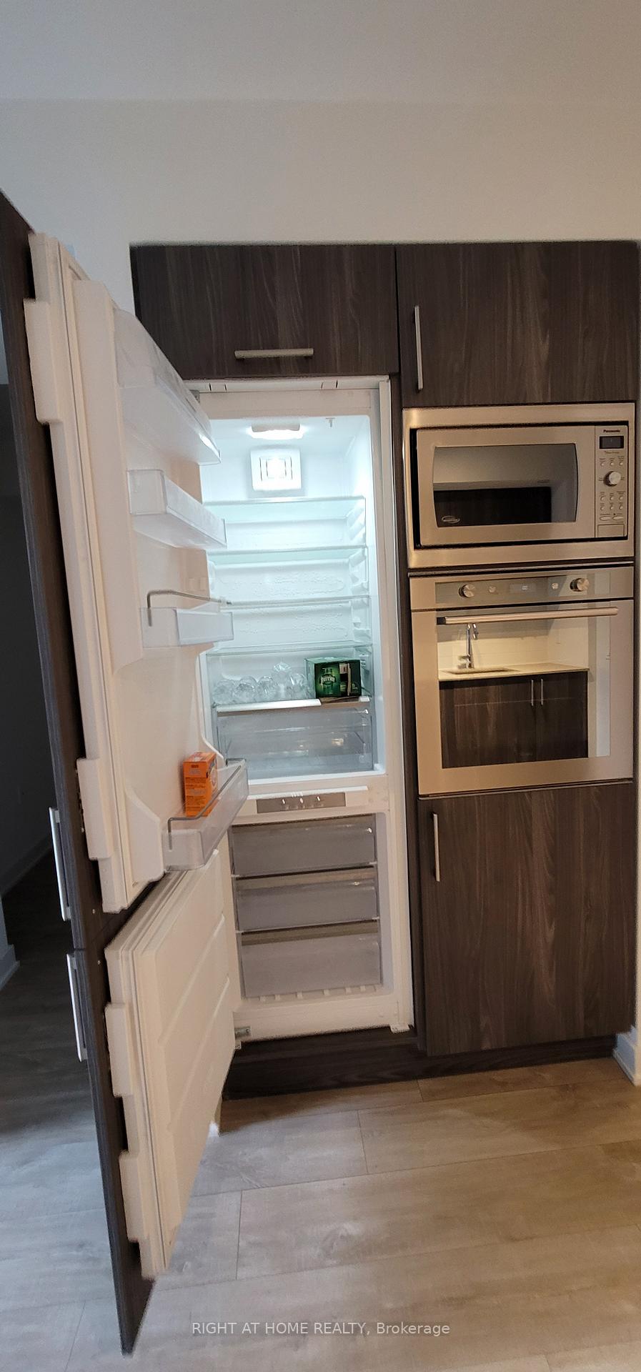 Photo 9 of Unit 614, 576 Front Street W, Toronto, Waterfront Communities — HOMEH