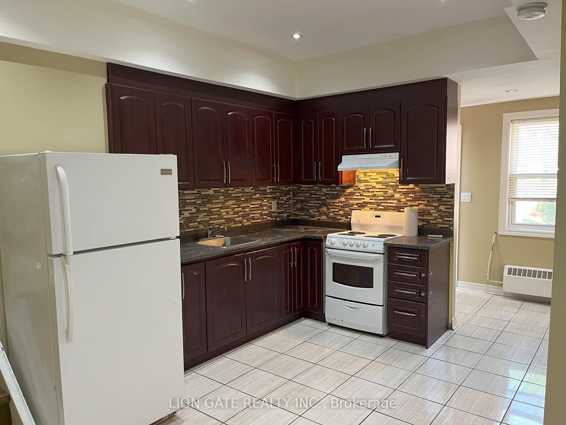 Front of Unit 102, 89 Queen Street W