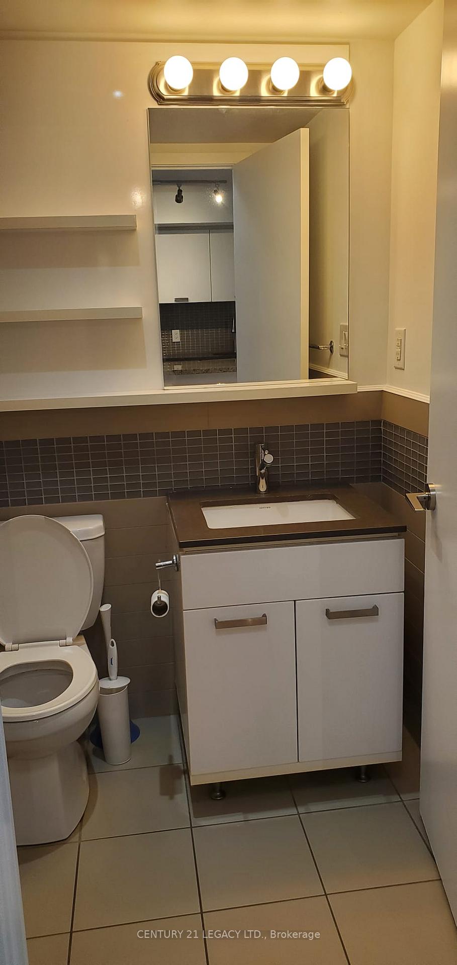 Photo 11 of Unit 401, 295 Adelaide Street W, Toronto, Waterfront Communities — HOMEH