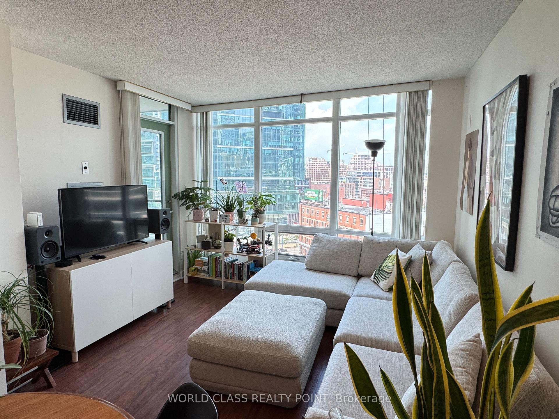 Photo 4 of Unit 1612, 373 Front Street W, Toronto, Waterfront Communities — HOMEH