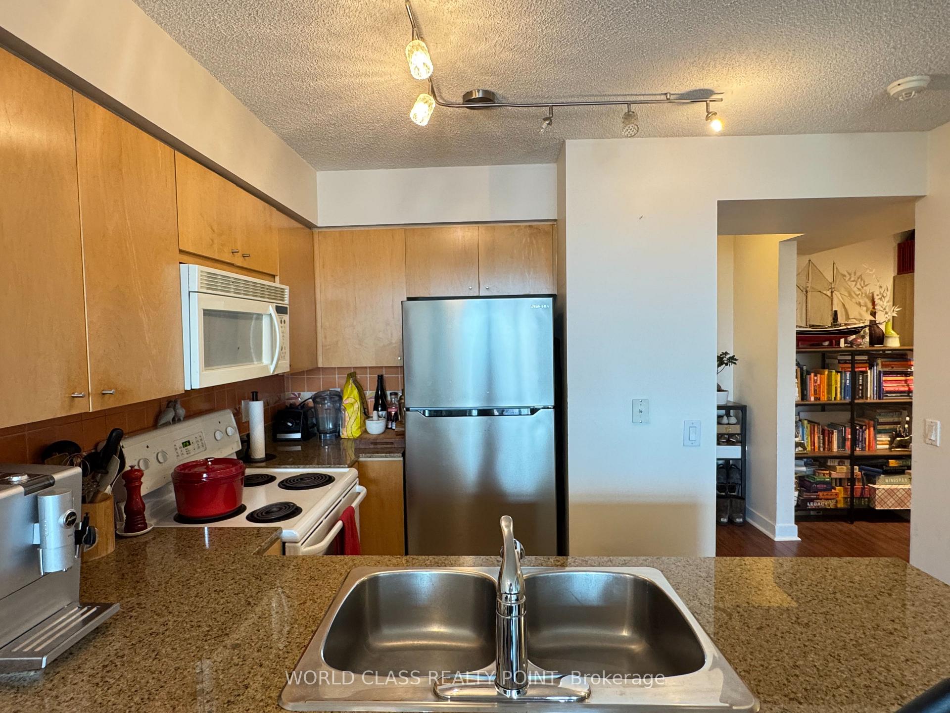 Photo 6 of Unit 1612, 373 Front Street W, Toronto, Waterfront Communities — HOMEH