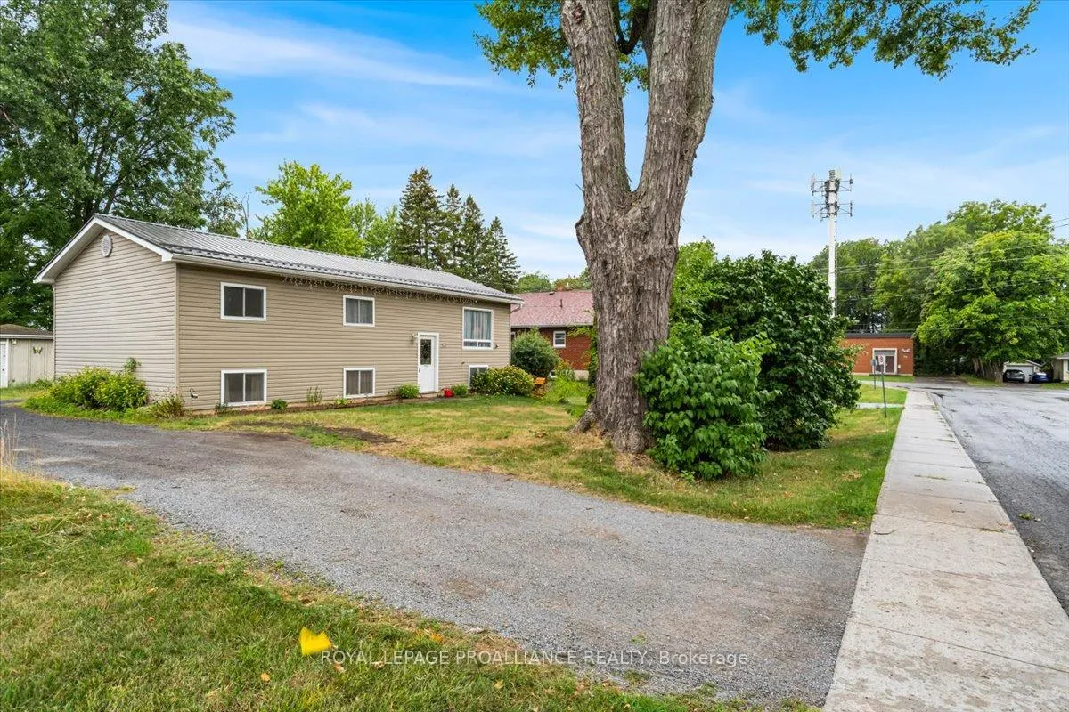 Photo 2 of 368 Stanley Avenue, Deseronto, Deseronto (Town) — HOMEH