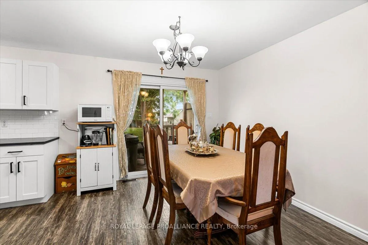 Photo 6 of 368 Stanley Avenue, Deseronto, Deseronto (Town) — HOMEH