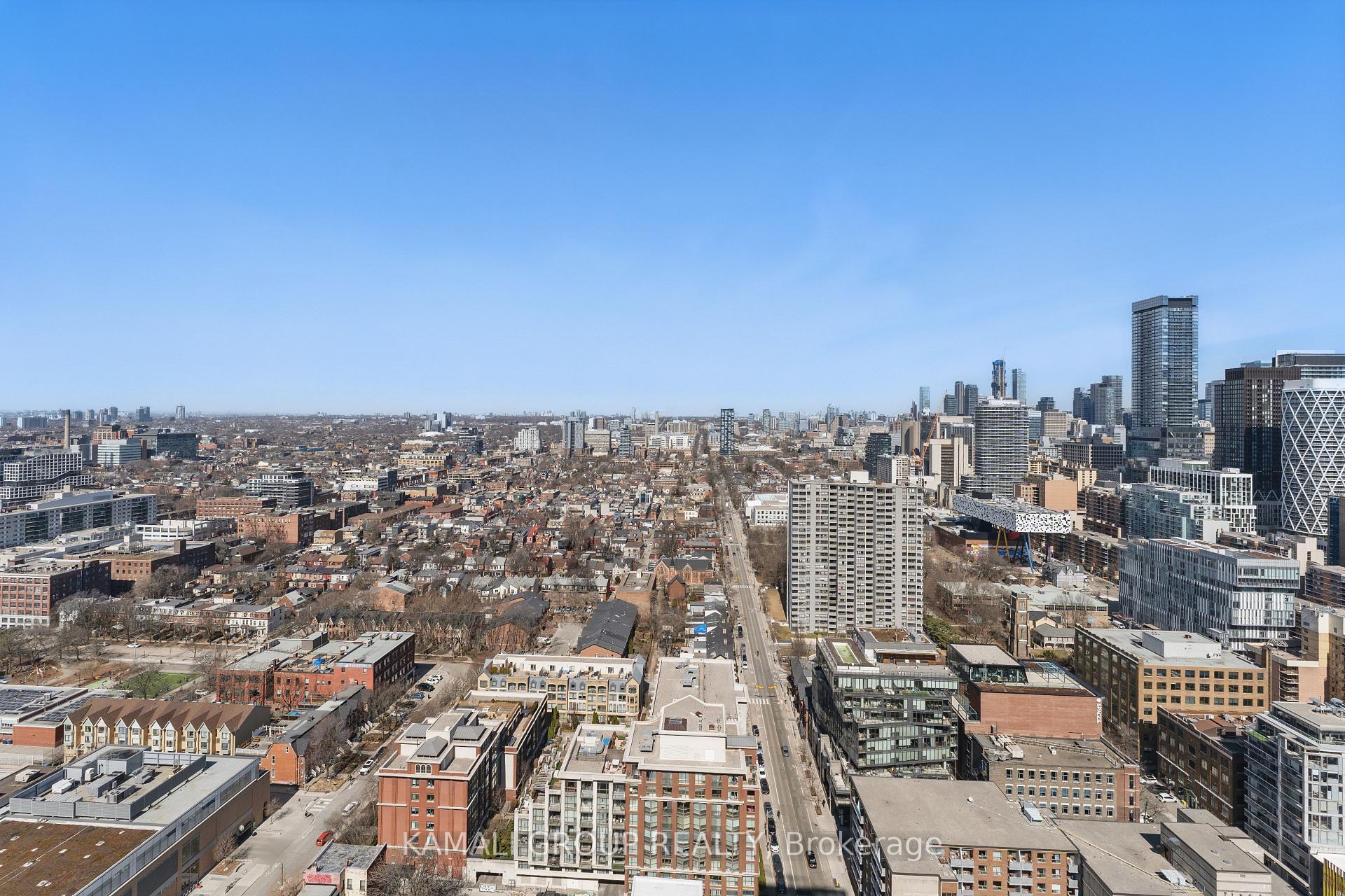 Front of Unit 3210, 318 Richmond Street W
