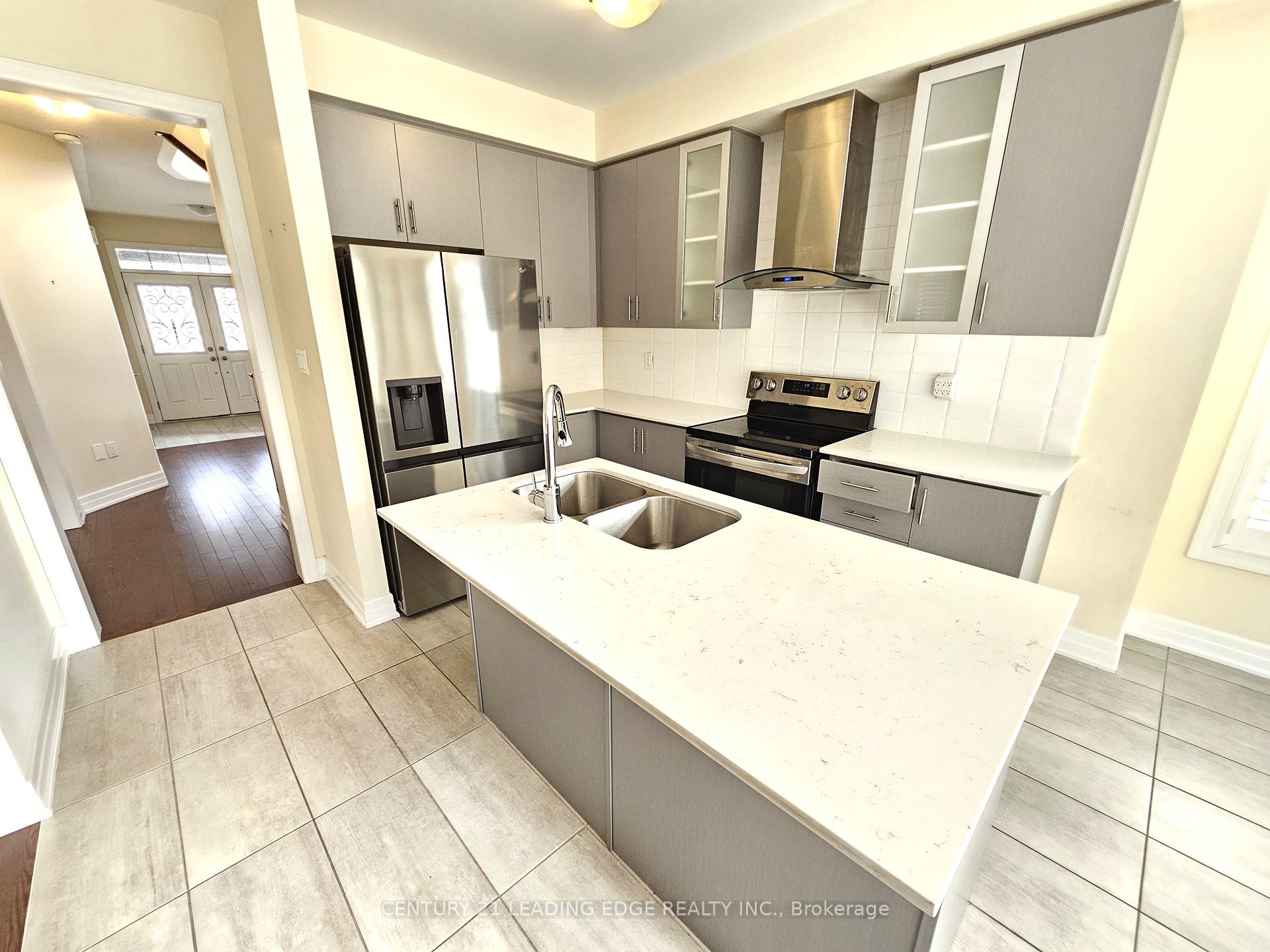 Photo 6 of 32 Clear Spring Avenue, Georgina, Keswick South — HOMEH