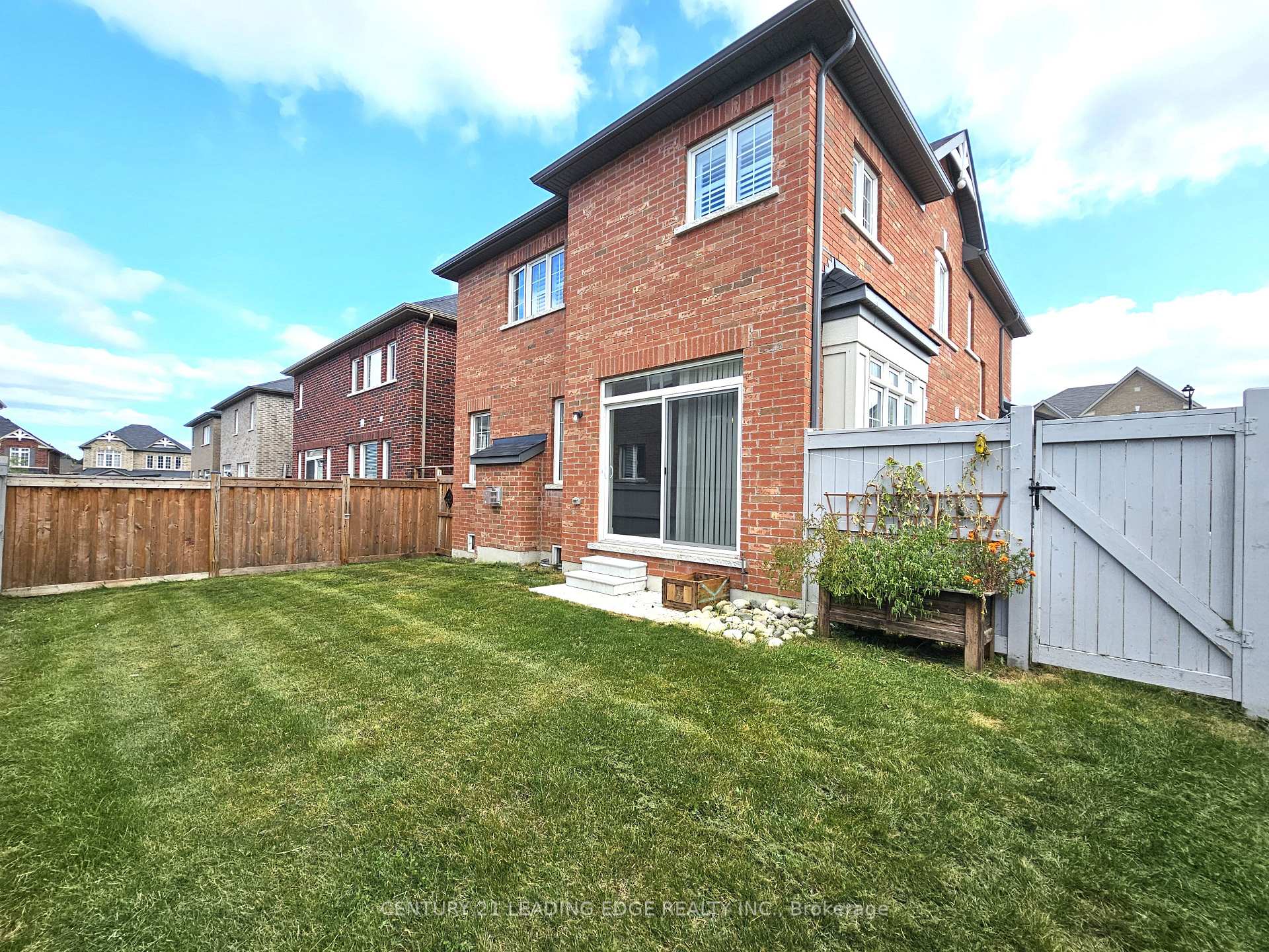Photo 18 of 32 Clear Spring Avenue, Georgina, Keswick South — HOMEH