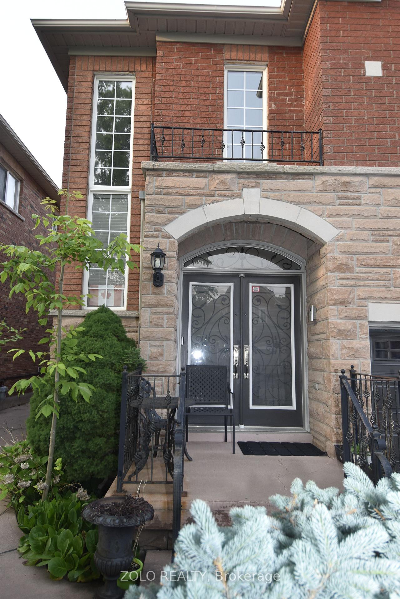 Photo 2 of 22 Showboat Crescent, Brampton, Madoc — HOMEH