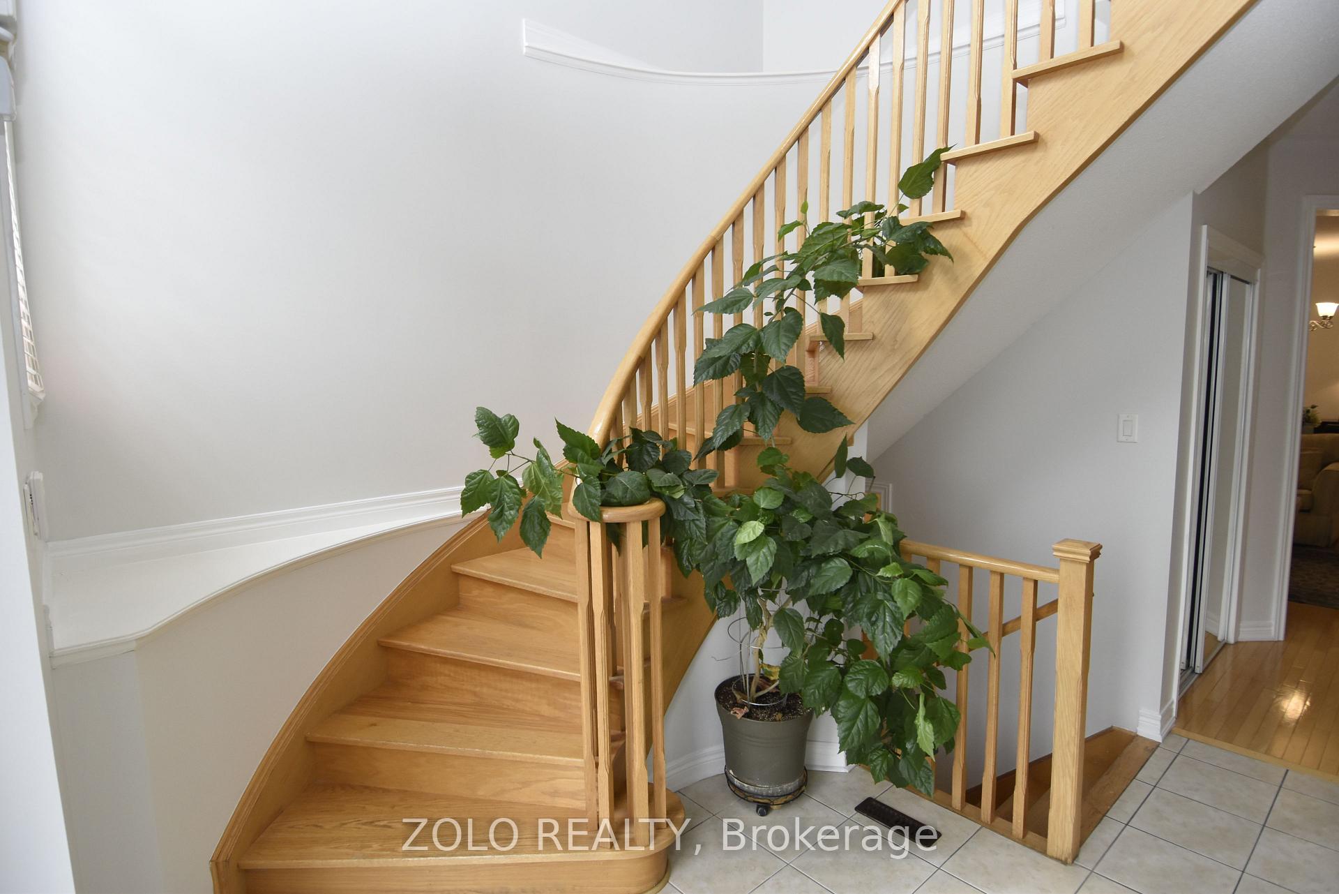 Photo 4 of 22 Showboat Crescent, Brampton, Madoc — HOMEH