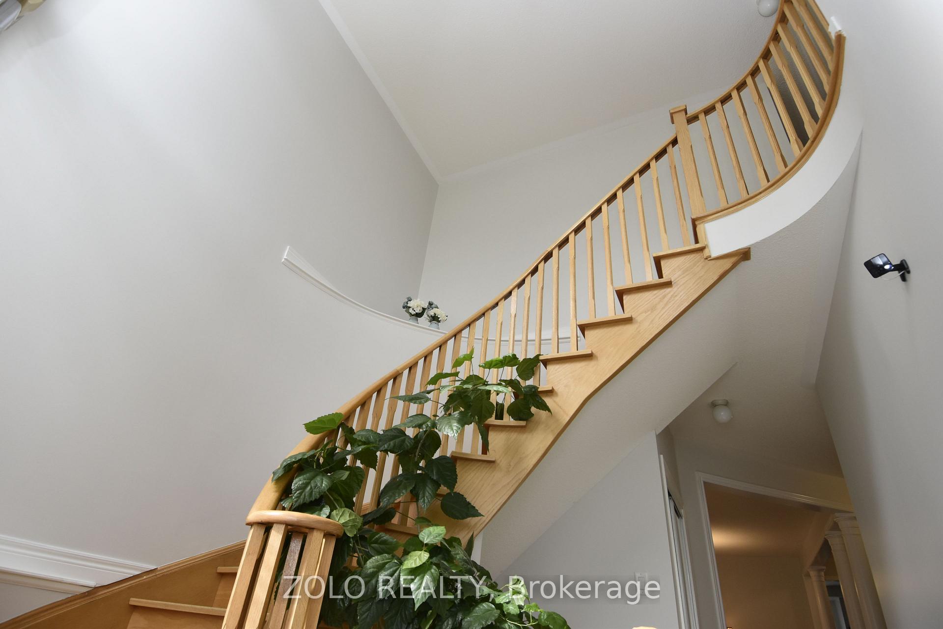 Photo 5 of 22 Showboat Crescent, Brampton, Madoc — HOMEH