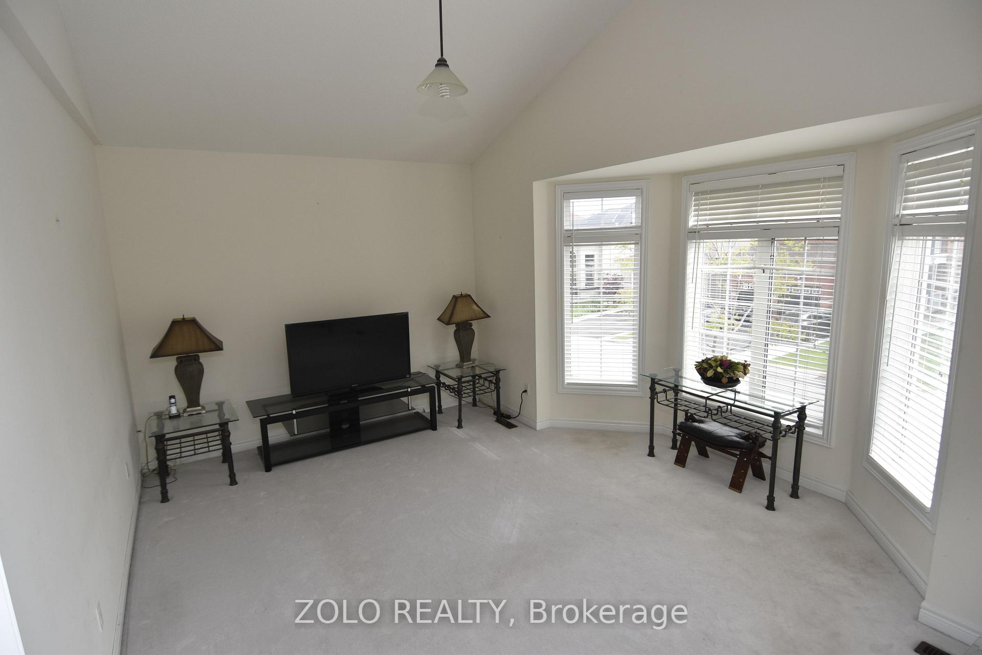 Photo 29 of 22 Showboat Crescent, Brampton, Madoc — HOMEH