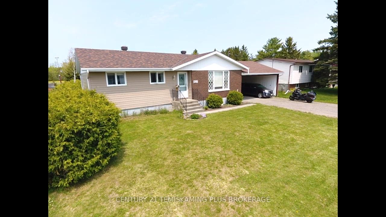 Front of 327 Crystal Crescent