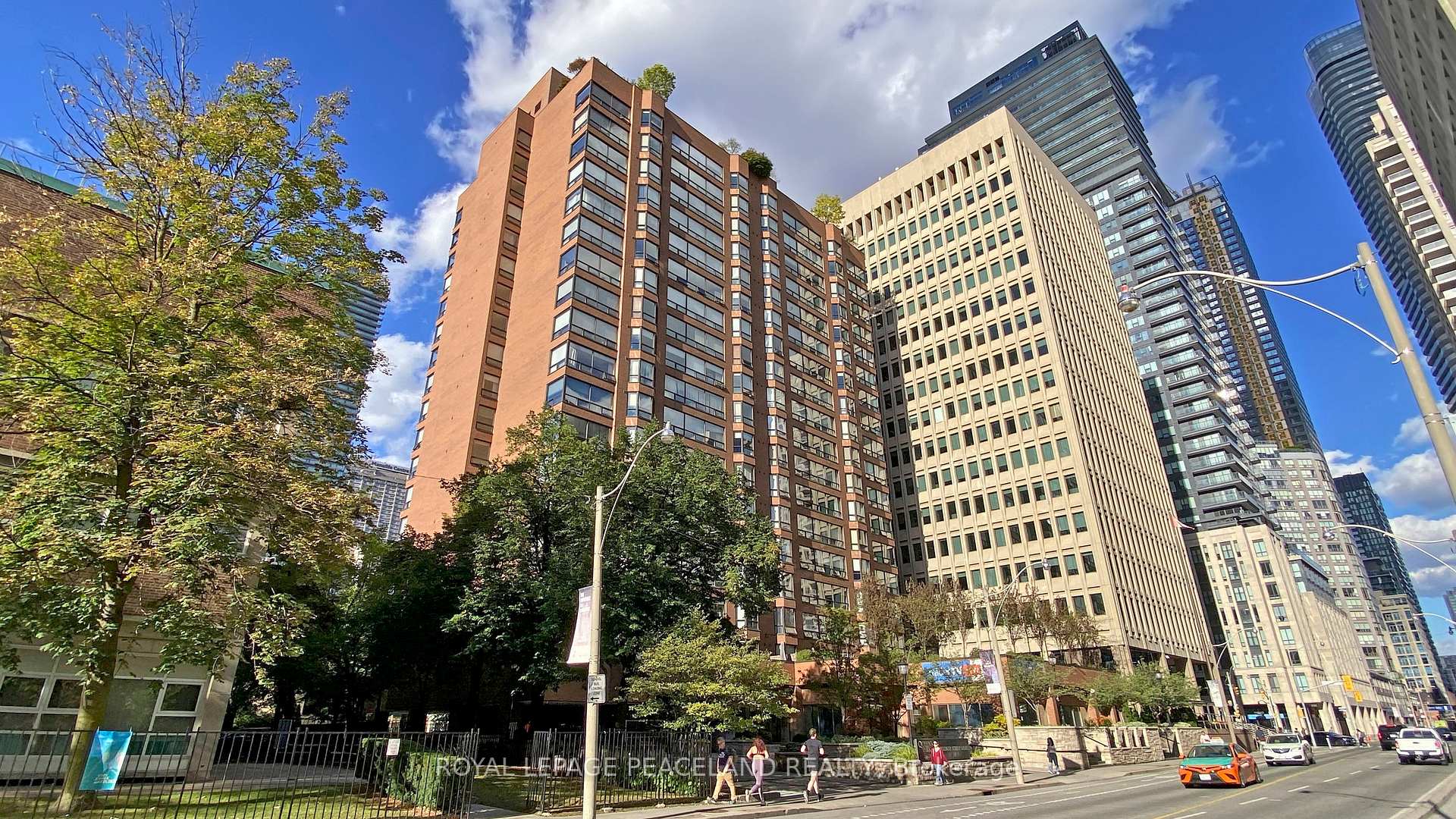 Front of Unit 1605, 62 Wellesley Street W
