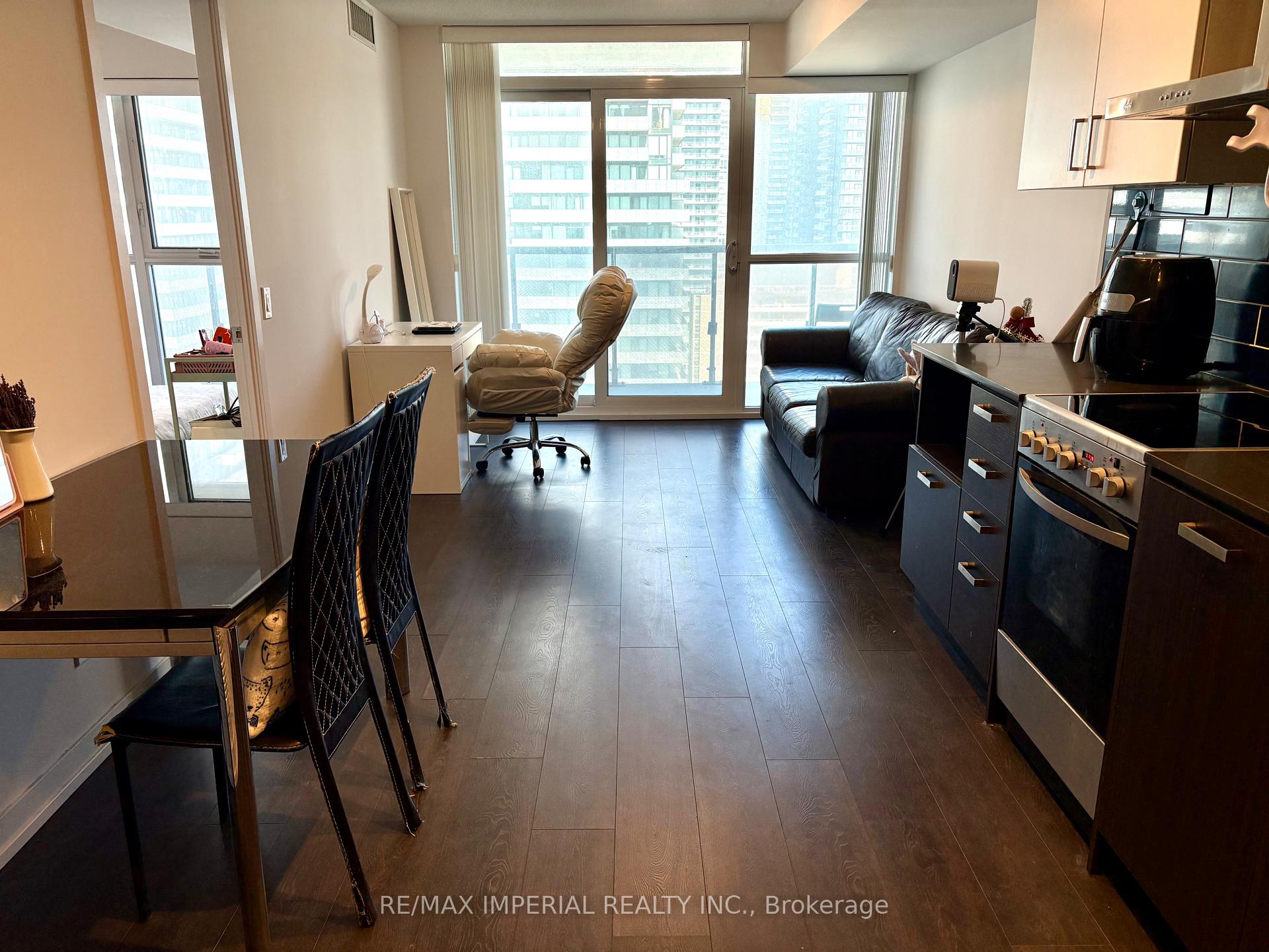 Front of Unit 1802, 125 Redpath Avenue