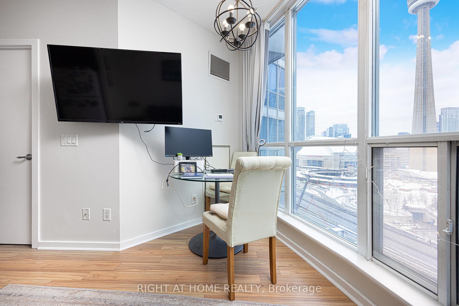Photo 7 of Unit 2113, 208 Queens Quay W, Toronto, Waterfront Communities — HOMEH