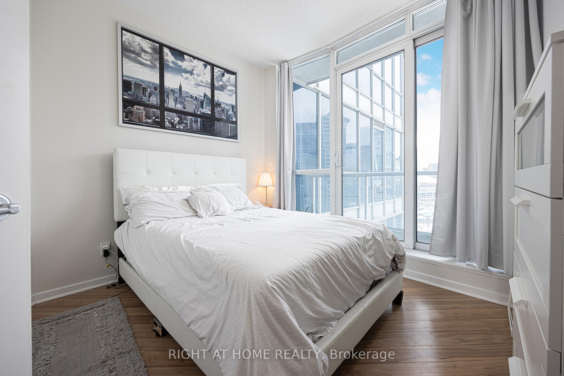 Photo 9 of Unit 2113, 208 Queens Quay W, Toronto, Waterfront Communities — HOMEH