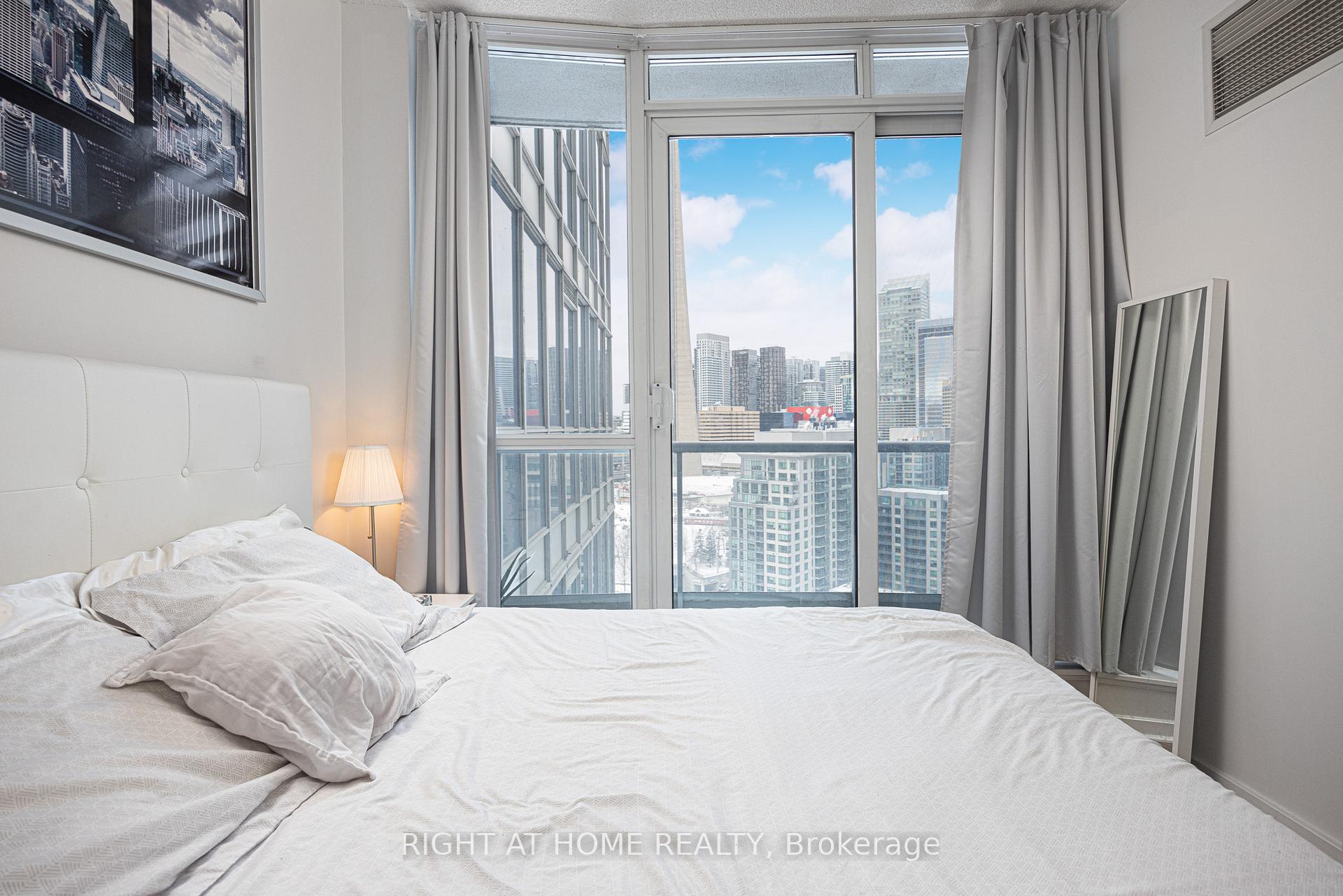 Photo 10 of Unit 2113, 208 Queens Quay W, Toronto, Waterfront Communities — HOMEH