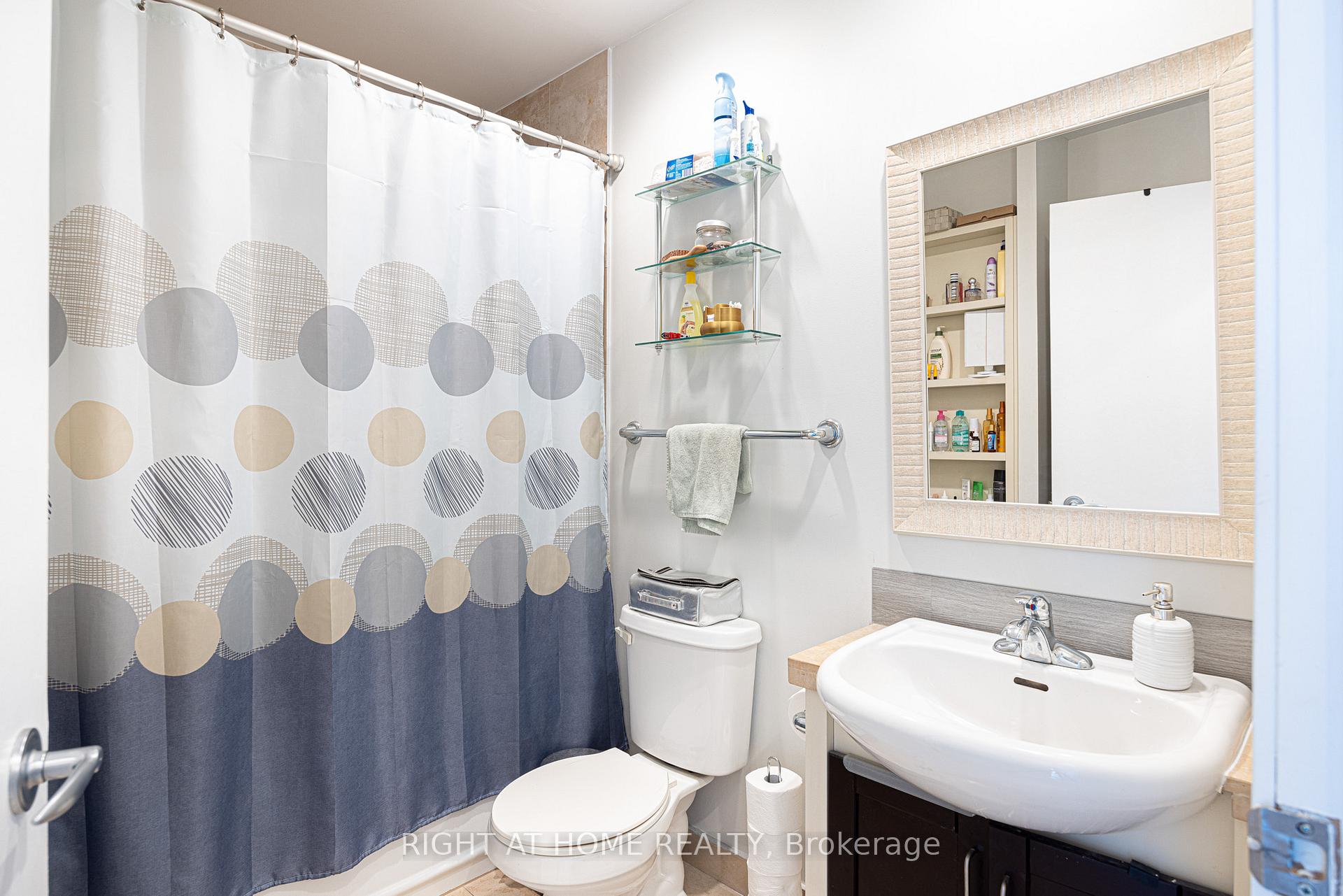 Photo 14 of Unit 2113, 208 Queens Quay W, Toronto, Waterfront Communities — HOMEH