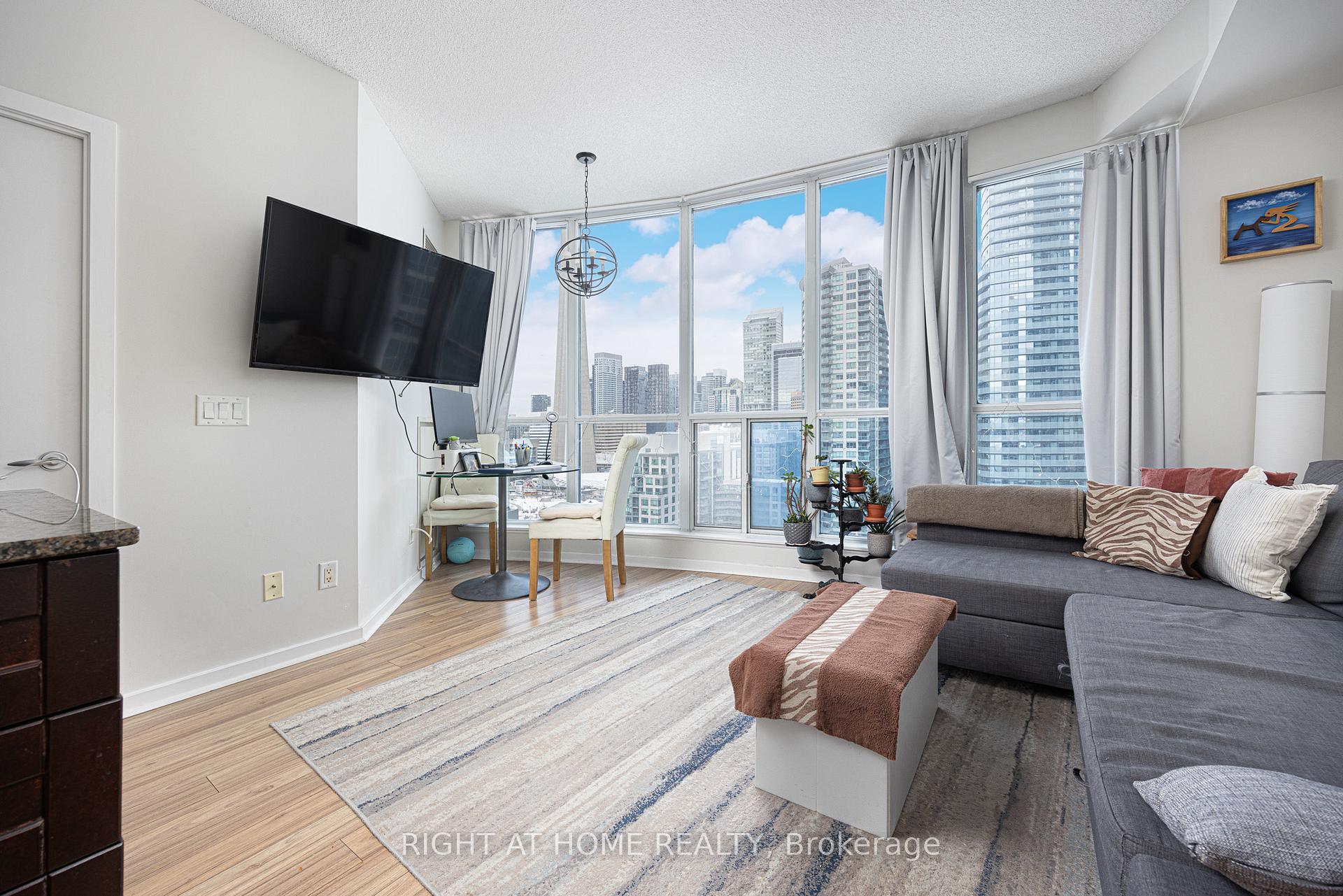 Photo 26 of Unit 2113, 208 Queens Quay W, Toronto, Waterfront Communities — HOMEH