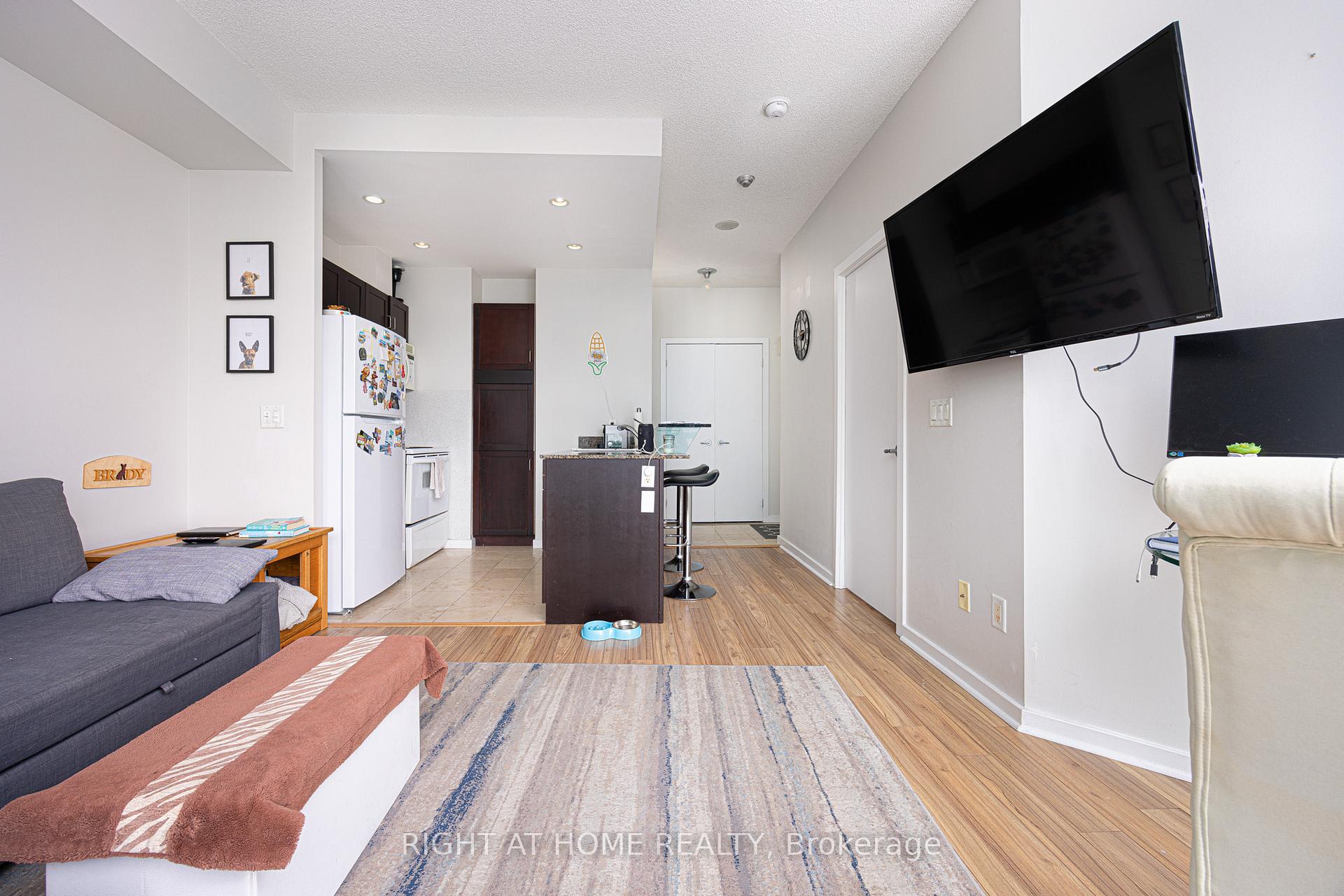 Photo 32 of Unit 2113, 208 Queens Quay W, Toronto, Waterfront Communities — HOMEH