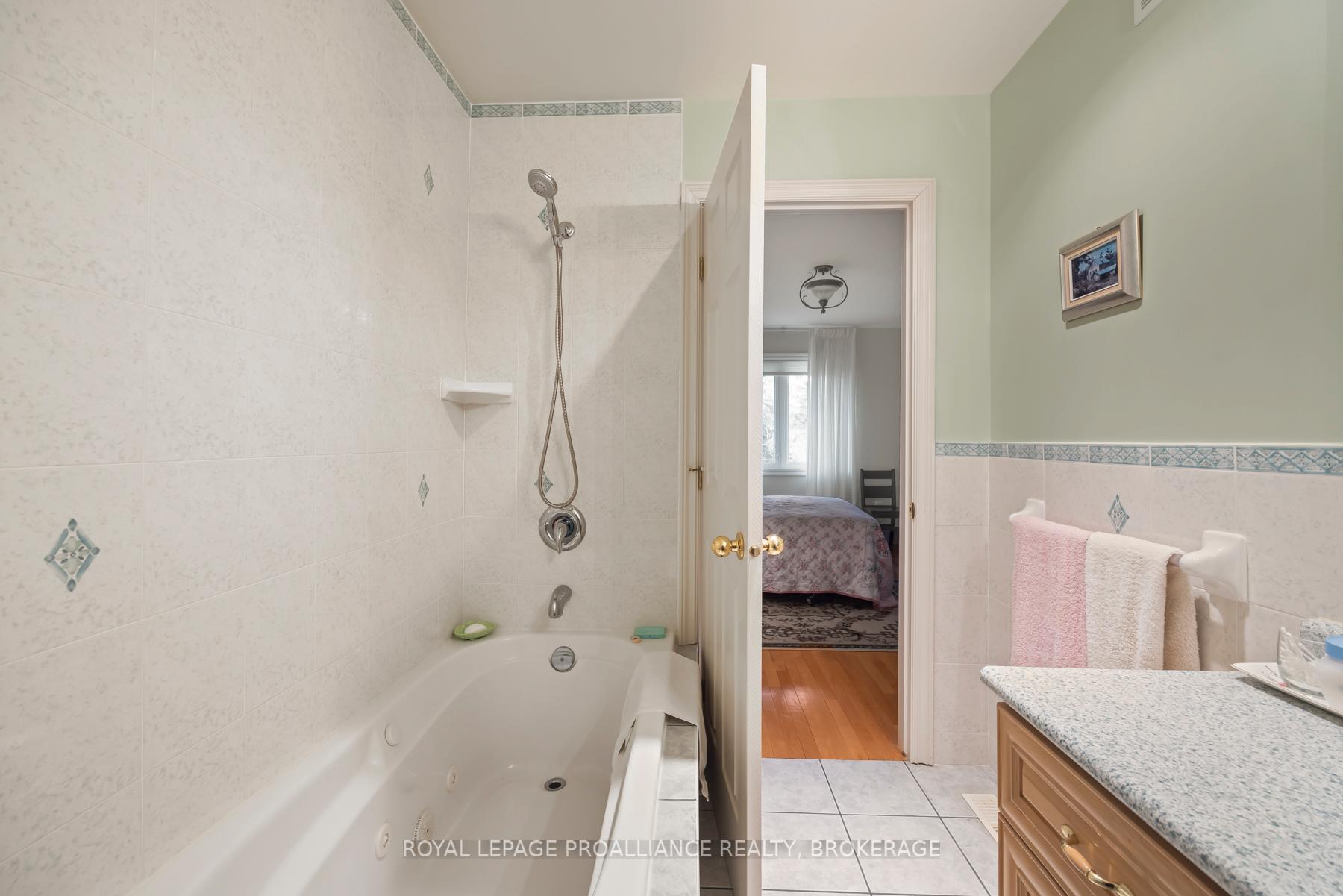 Photo 46 of 1 Leavis Shores, Frontenac Islands, The Islands — HOMEH