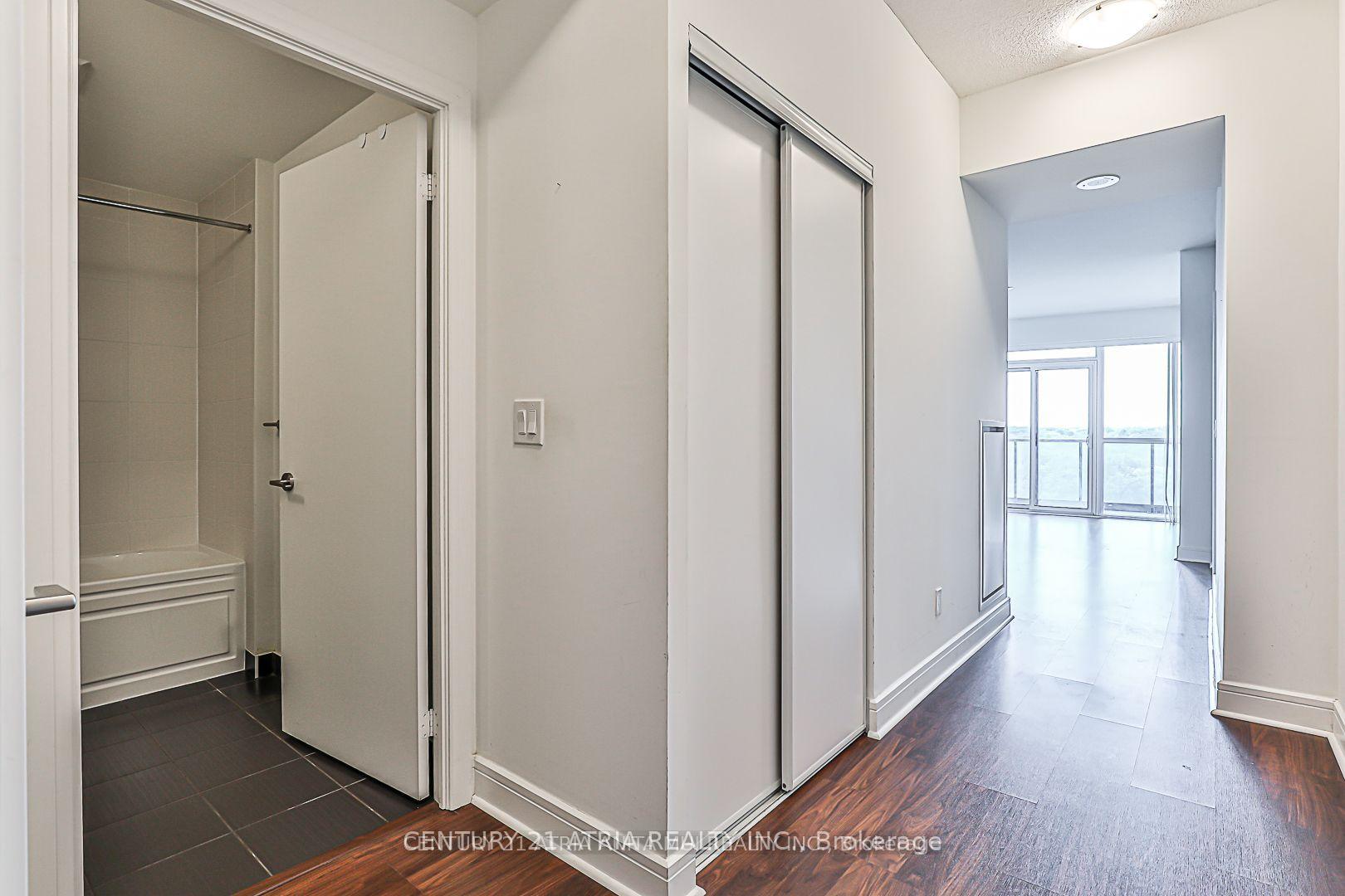 Photo 5 of Unit 723, 35 Brian Peck Crescent, Toronto, Thorncliffe Park — HOMEH