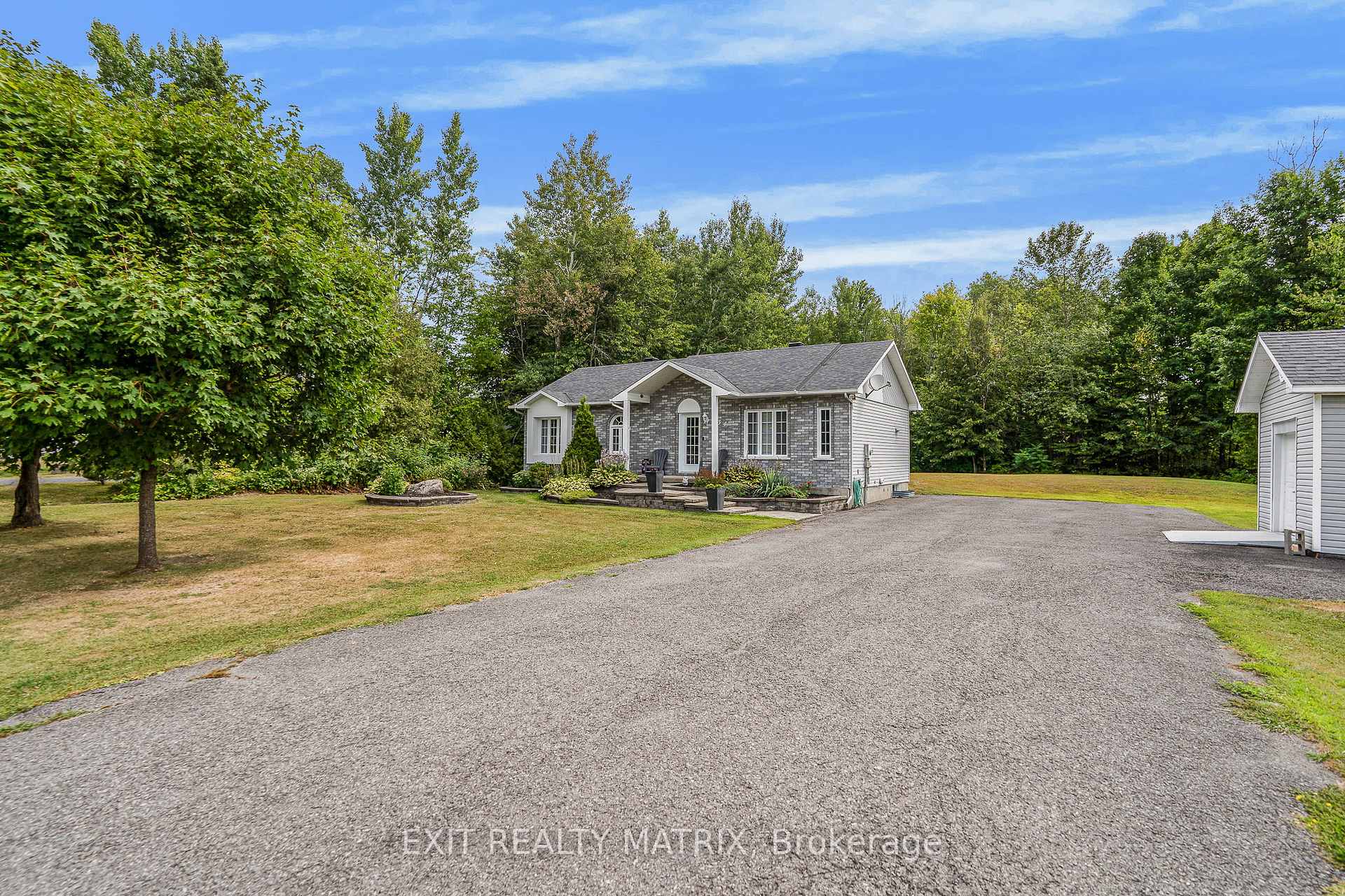 Photo 2 of 534 De La Bergerie Road, Champlain, L'Orignal — HOMEH