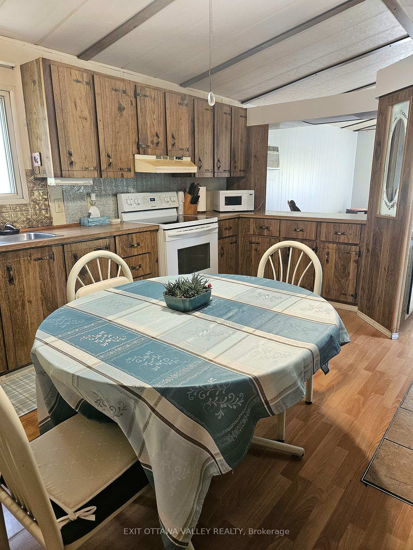 Photo 4 of 40496 17 Highway, Head, Clara and Maria, Head Twp — HOMEH