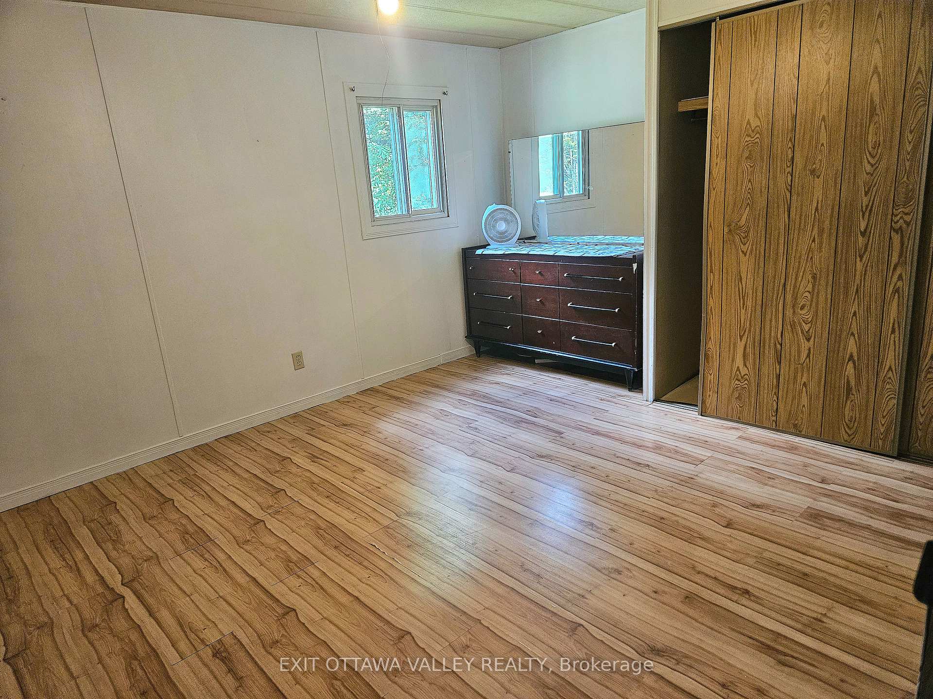Photo 11 of 40496 17 Highway, Head, Clara and Maria, Head Twp — HOMEH