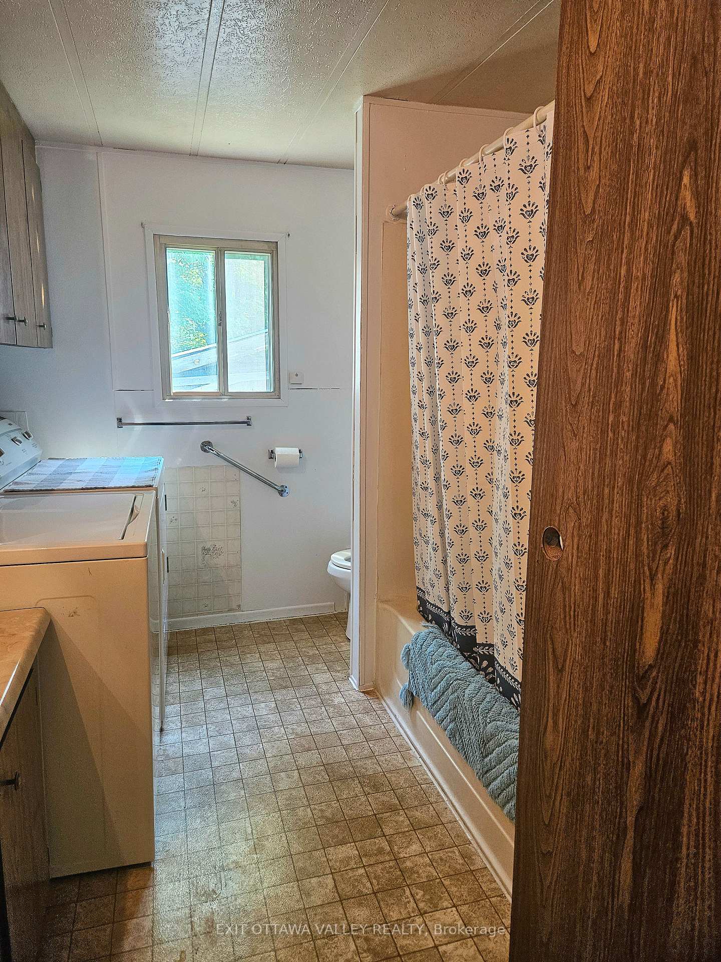 Photo 29 of 40496 17 Highway, Head, Clara and Maria, Head Twp — HOMEH