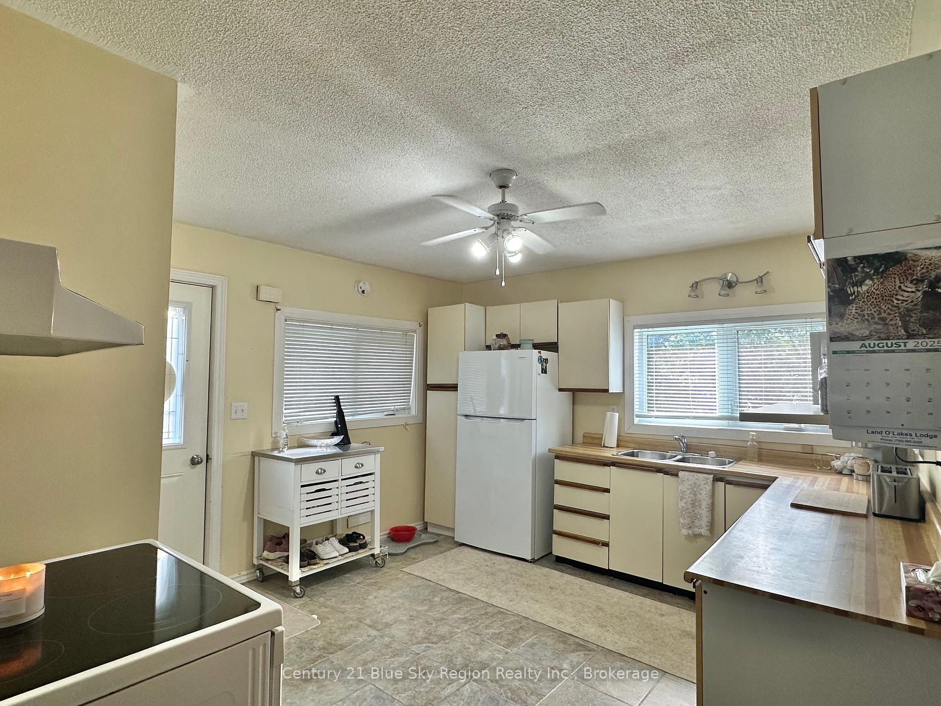 Photo 11 of 461 McKenzie Street, Mattawa — HOMEH