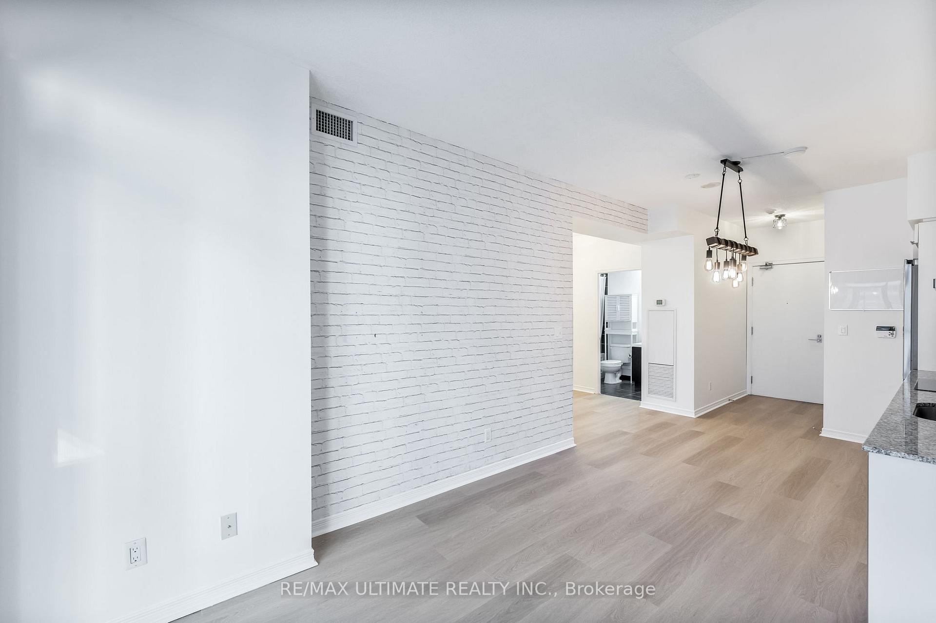 Photo 4 of Unit 1718, 352 Front Street W, Toronto, Waterfront Communities — HOMEH