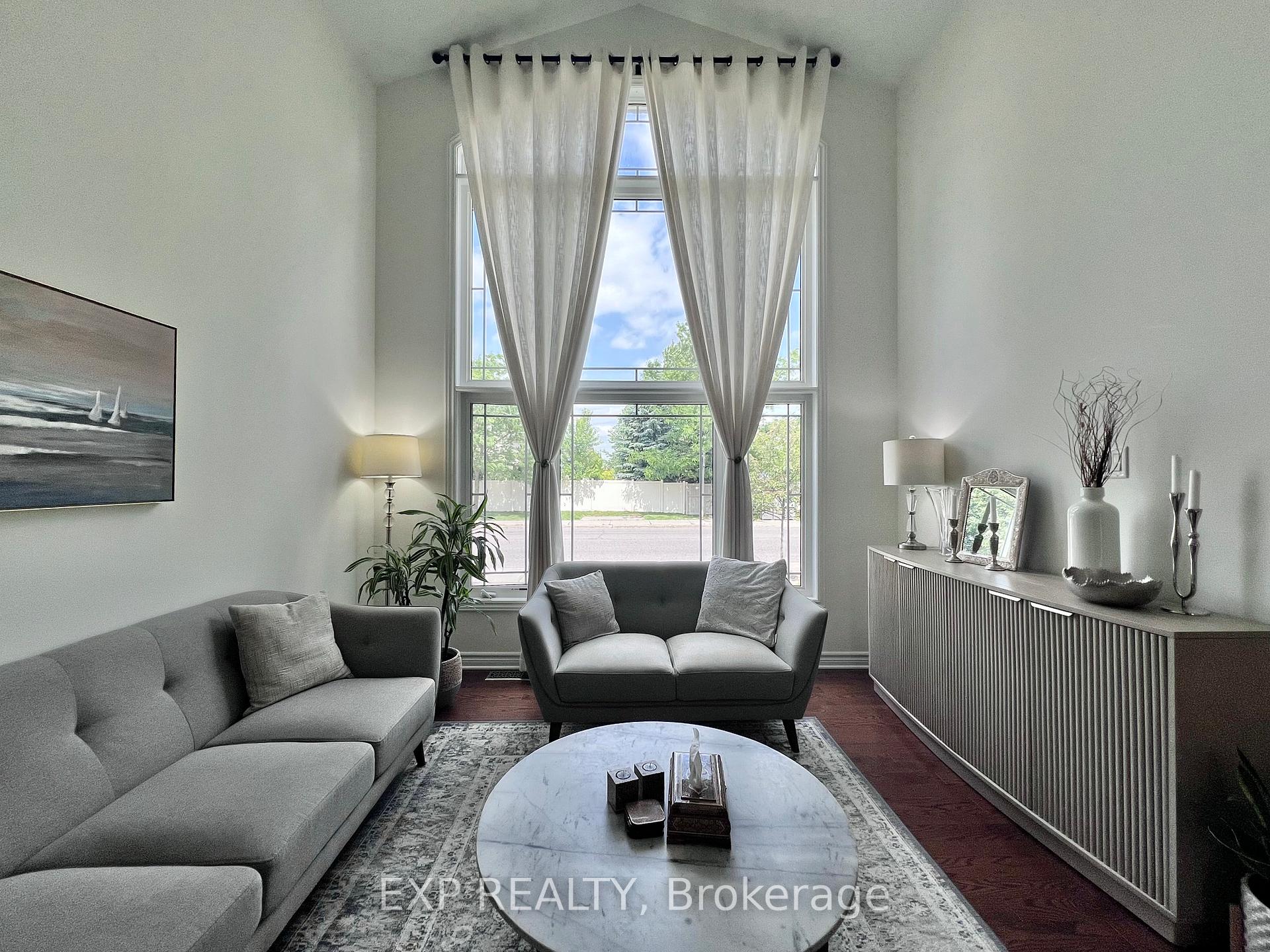 Photo 2 of 700 Beatrice Drive, Ottawa, Barrhaven - Strandherd — HOMEH