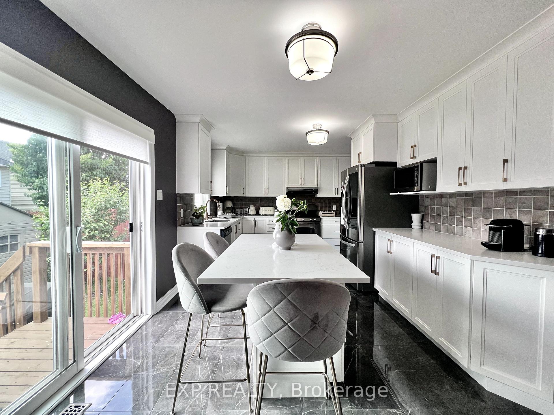 Photo 17 of 700 Beatrice Drive, Ottawa, Barrhaven - Strandherd — HOMEH