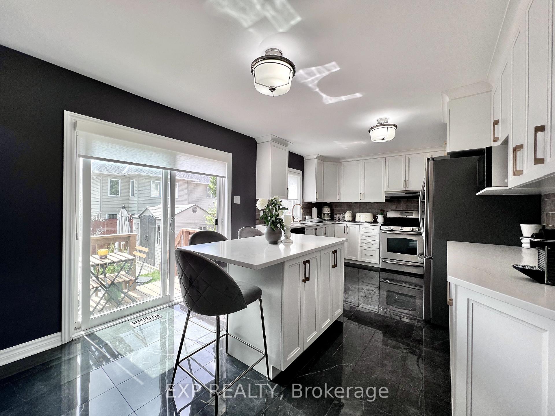 Photo 18 of 700 Beatrice Drive, Ottawa, Barrhaven - Strandherd — HOMEH