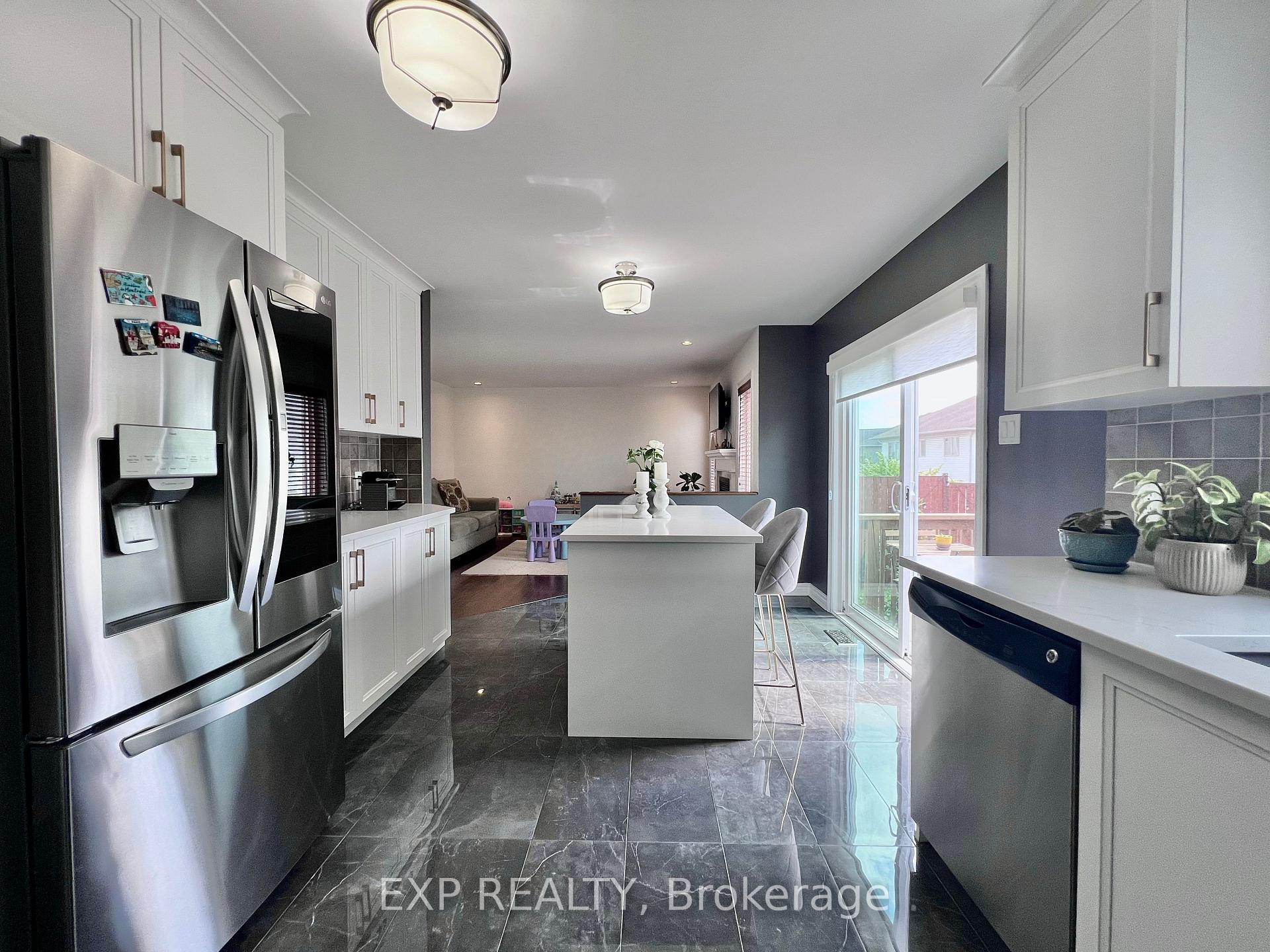 Photo 22 of 700 Beatrice Drive, Ottawa, Barrhaven - Strandherd — HOMEH