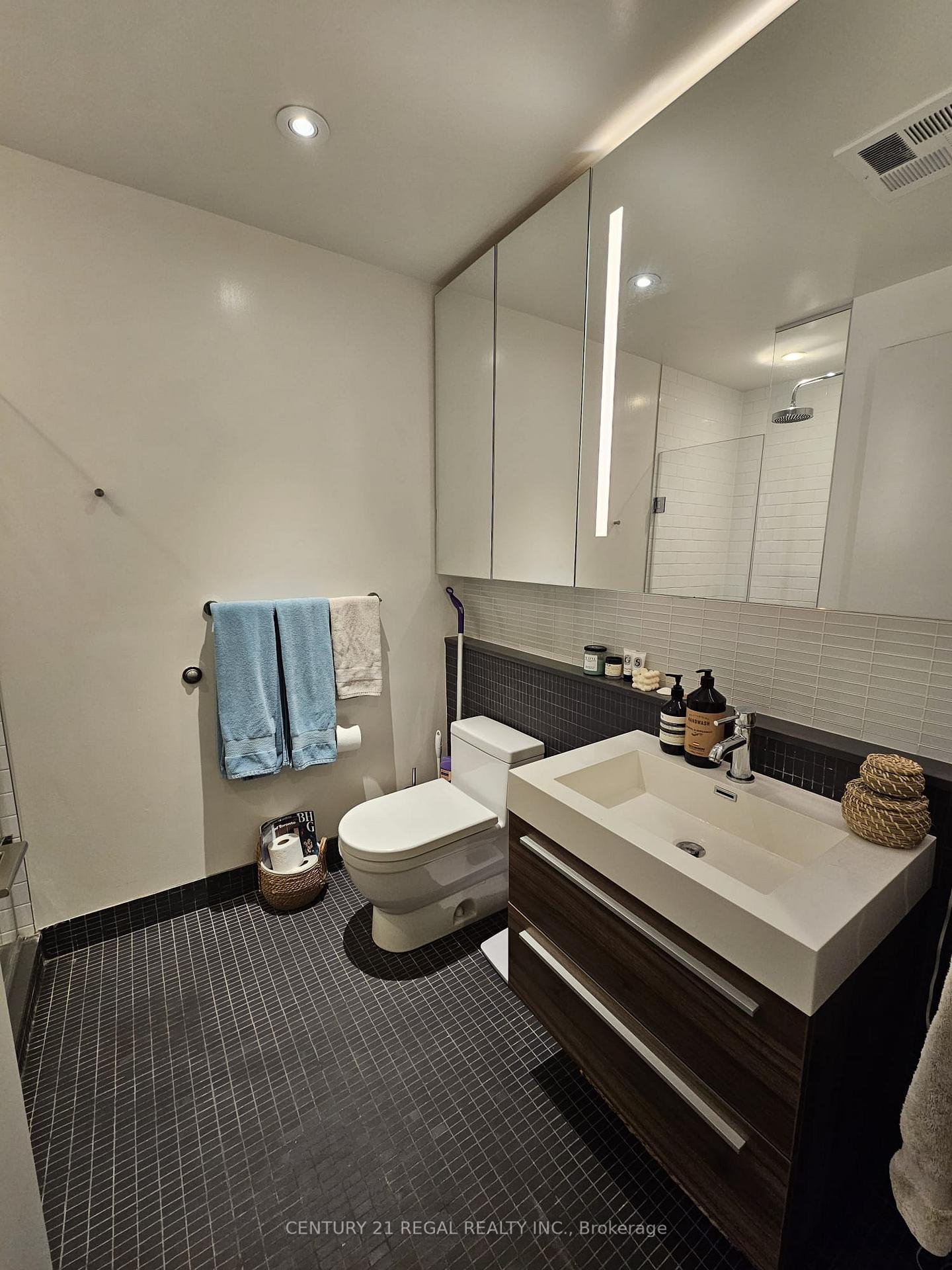 Photo 5 of Unit 310, 8 Dovercourt Road, Toronto, Little Portugal — HOMEH