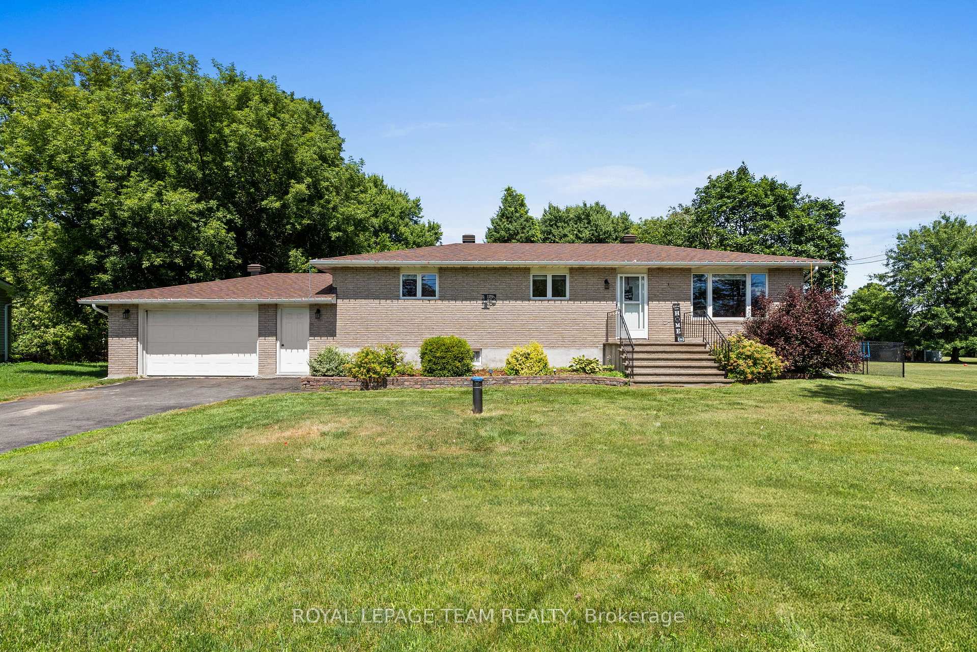 Photo 1 of 29 Elizabeth Street, Edwardsburgh/Cardinal, Edwardsburgh/Cardinal Twp — HOMEH