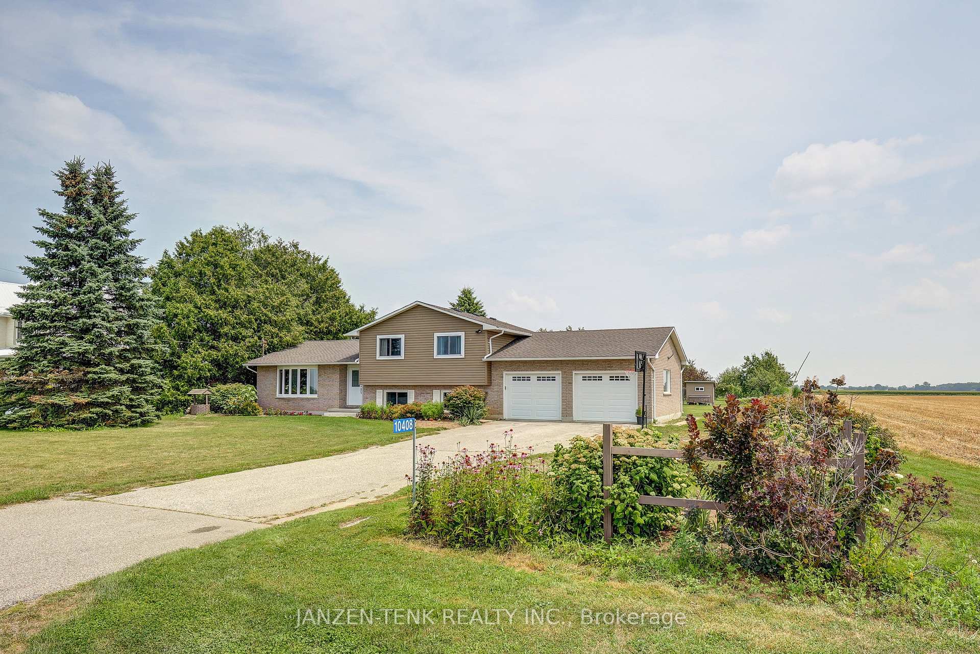 Photo 2 of 10408 Rogers Road, Malahide, Rural Malahide — HOMEH