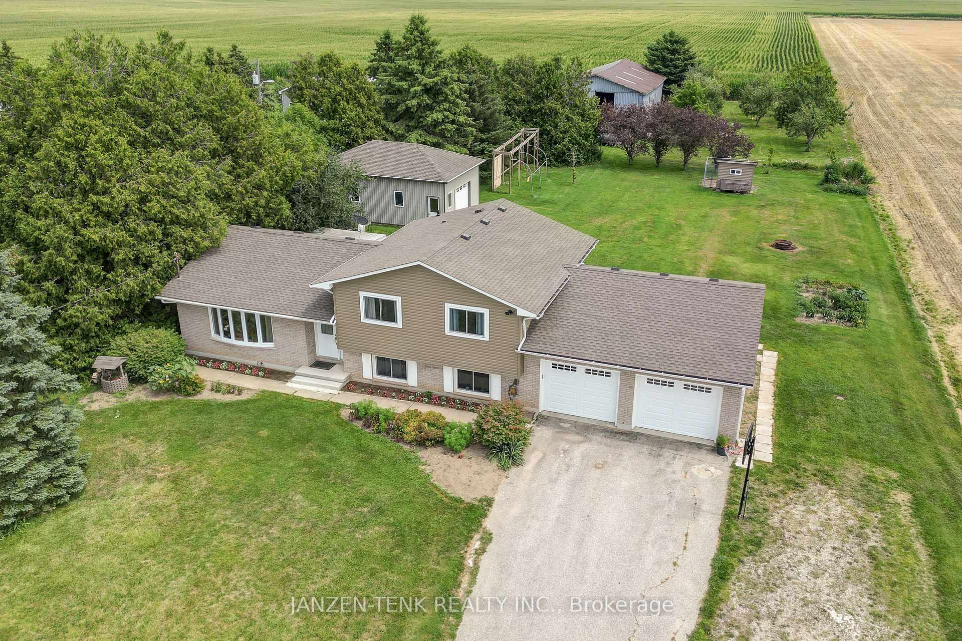 Photo 3 of 10408 Rogers Road, Malahide, Rural Malahide — HOMEH