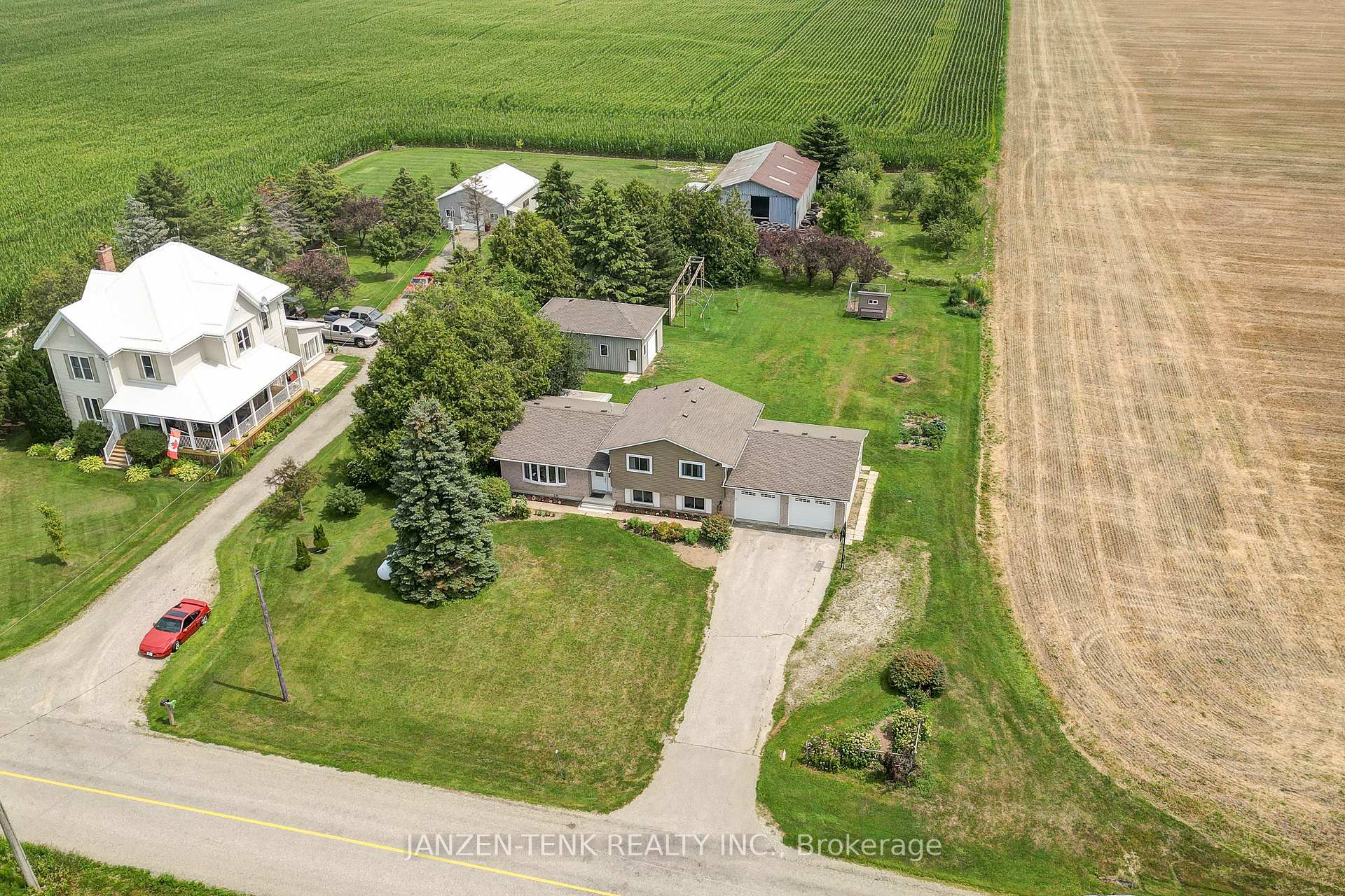 Photo 4 of 10408 Rogers Road, Malahide, Rural Malahide — HOMEH