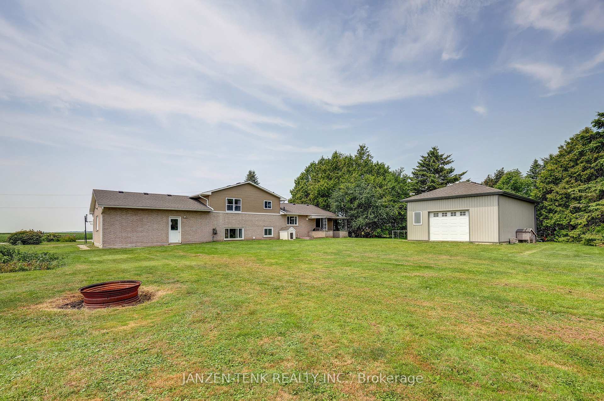 Photo 7 of 10408 Rogers Road, Malahide, Rural Malahide — HOMEH