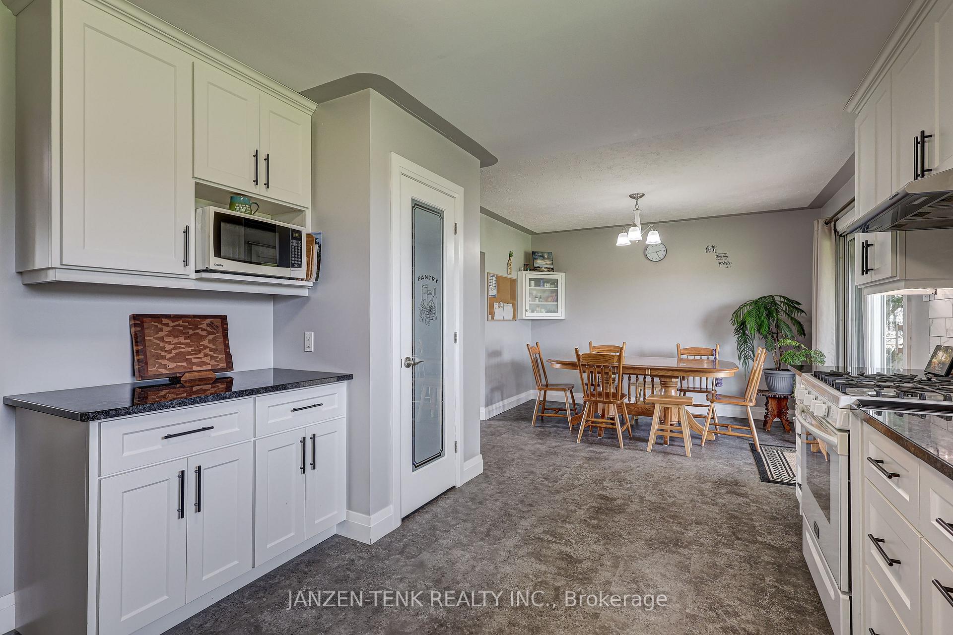 Photo 12 of 10408 Rogers Road, Malahide, Rural Malahide — HOMEH