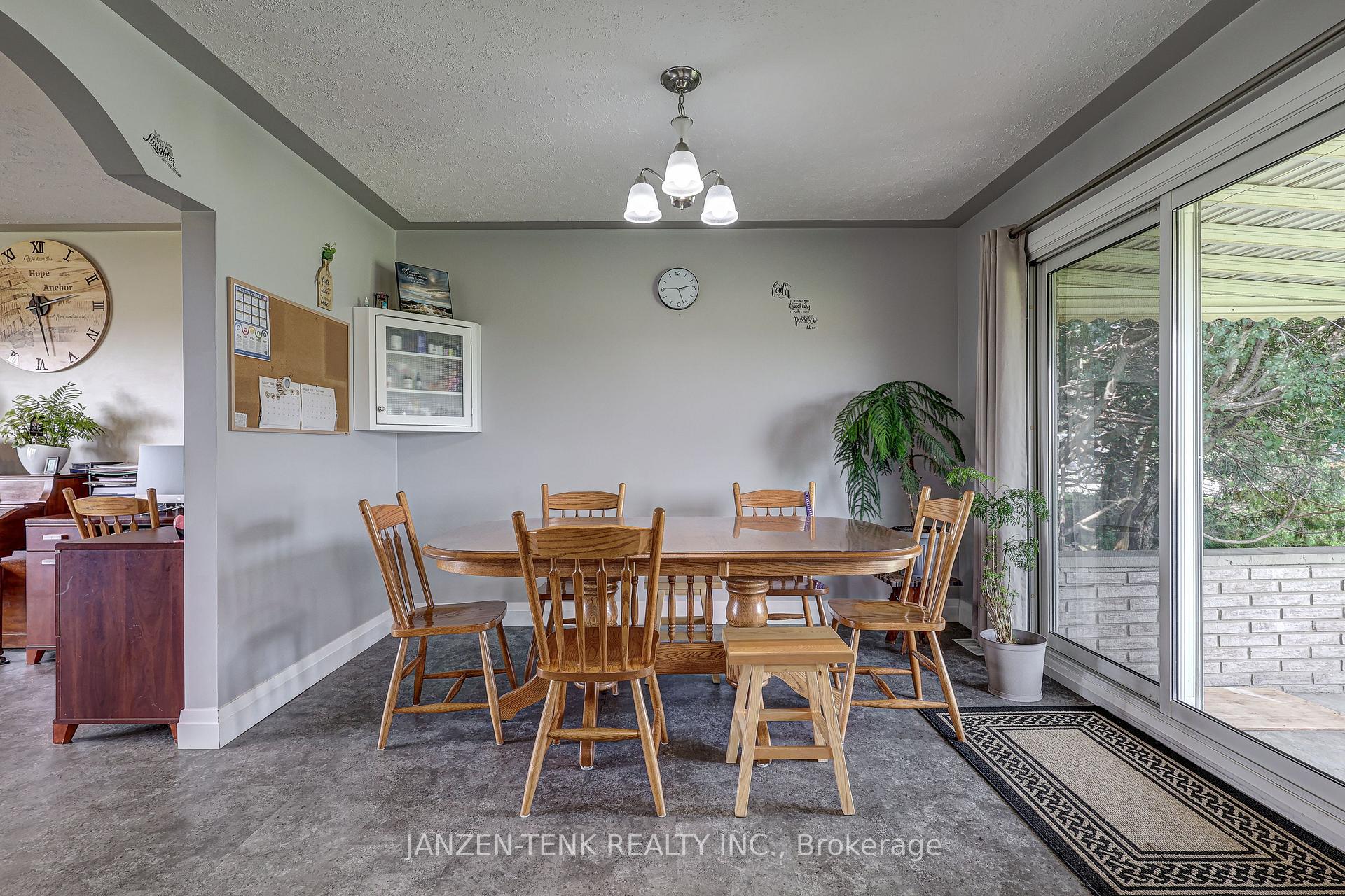 Photo 14 of 10408 Rogers Road, Malahide, Rural Malahide — HOMEH