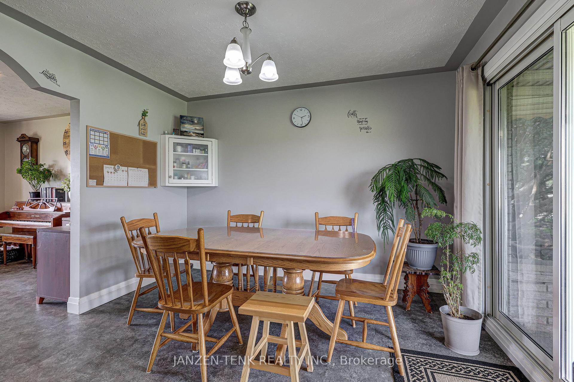 Photo 15 of 10408 Rogers Road, Malahide, Rural Malahide — HOMEH