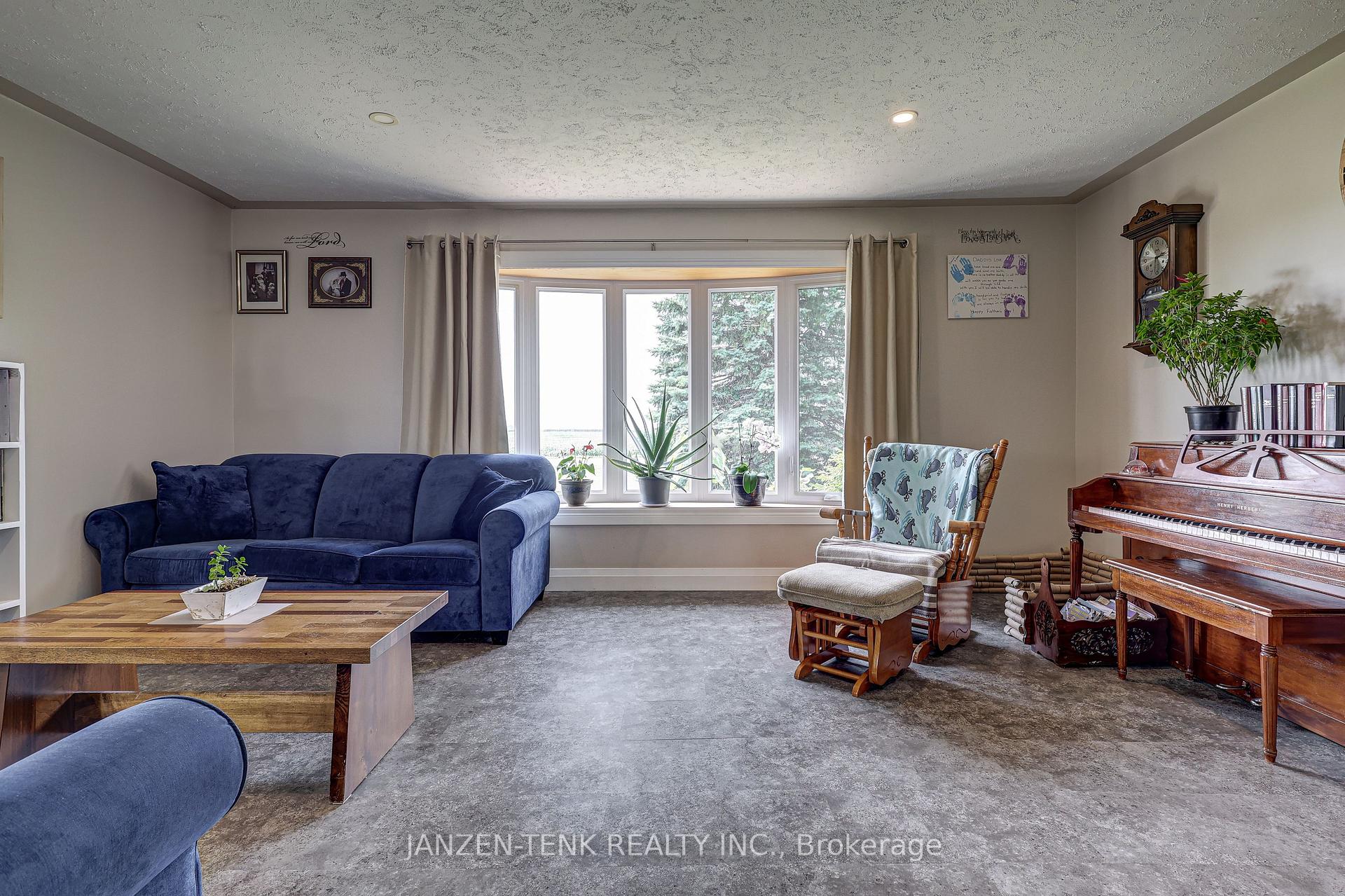 Photo 16 of 10408 Rogers Road, Malahide, Rural Malahide — HOMEH